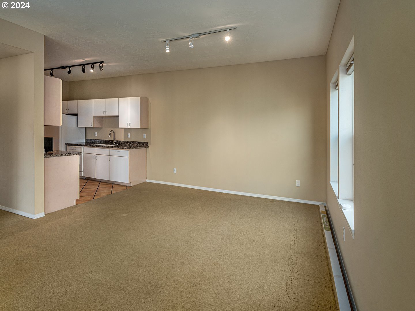 Photo #5: 24592429 Listing 
