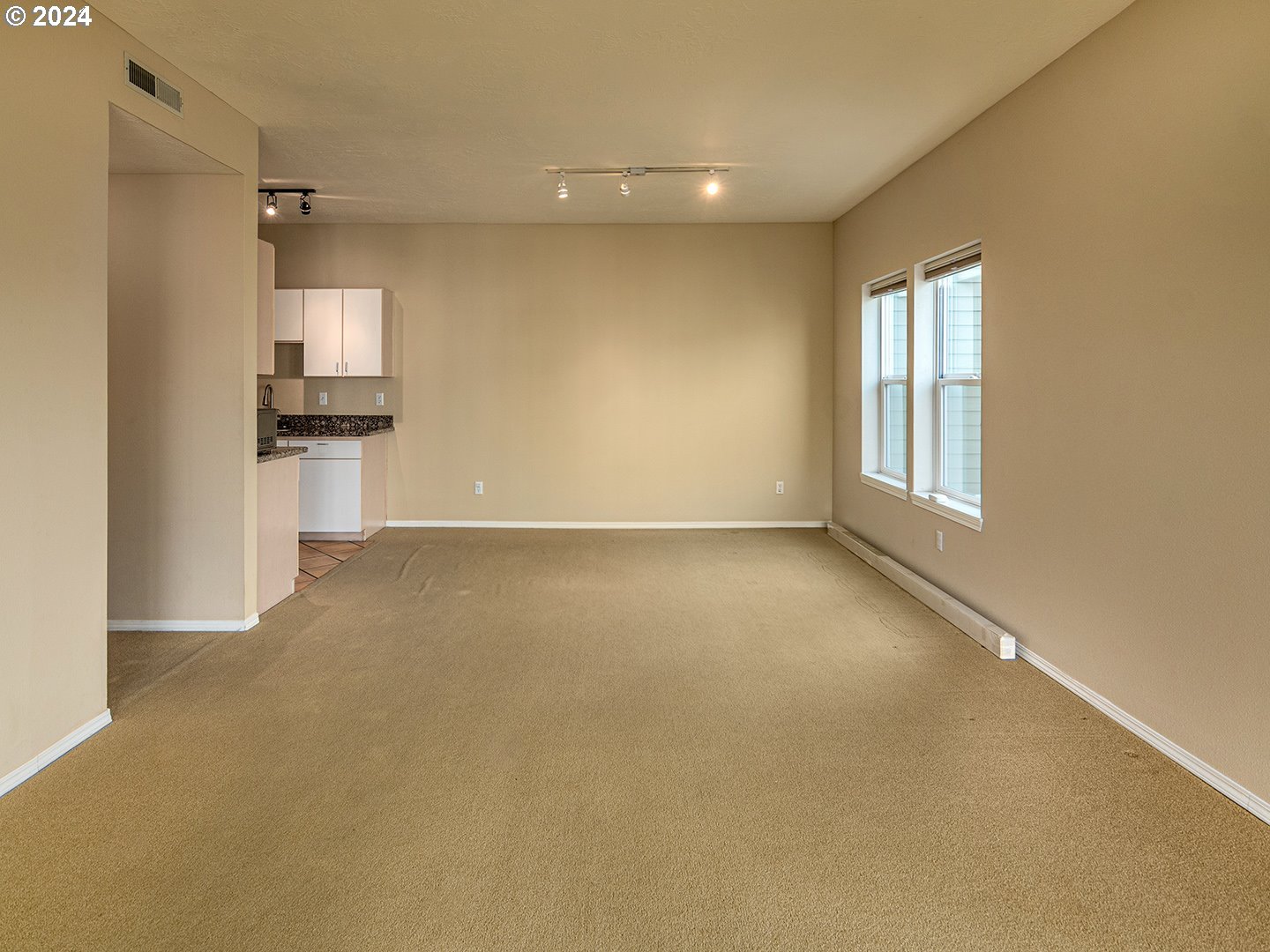 Photo #6: 24592429 Listing 