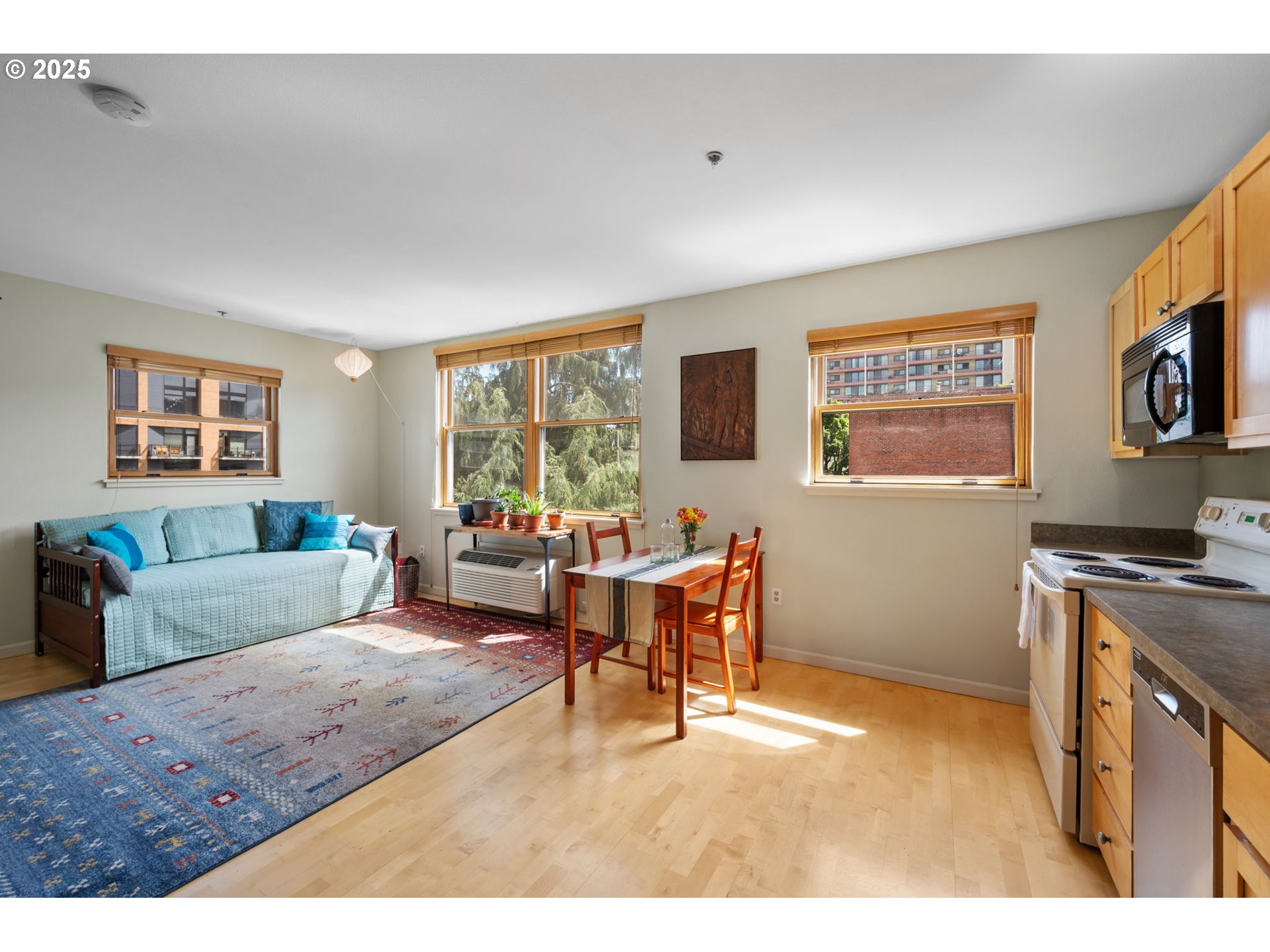 Photo #16: 245941389 Listing: Photo #16