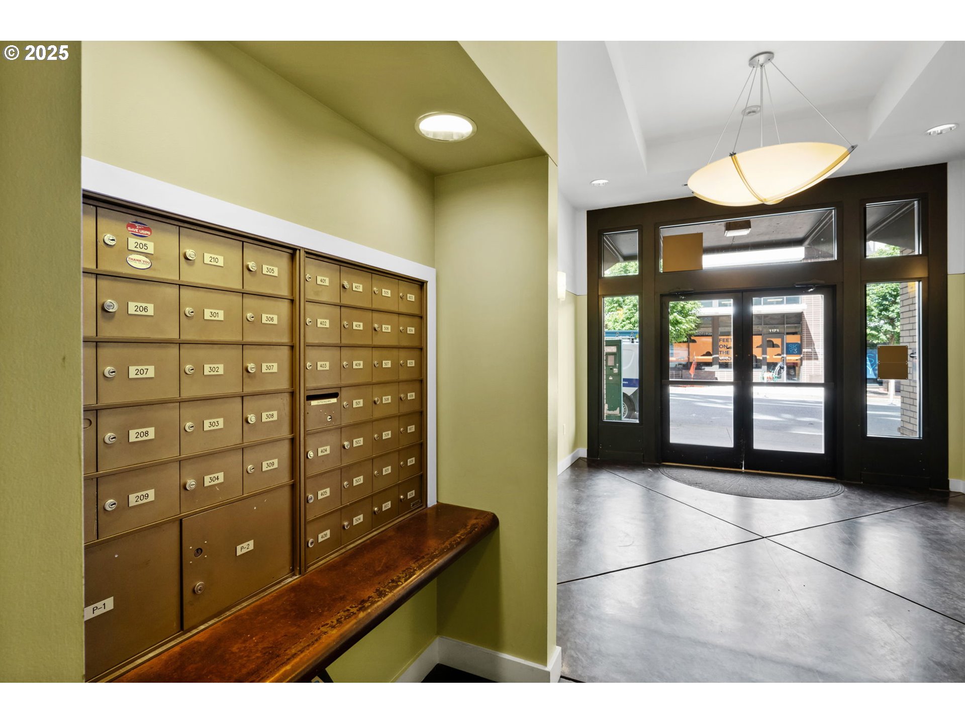 Photo #5: 245941389 Listing: Photo #5