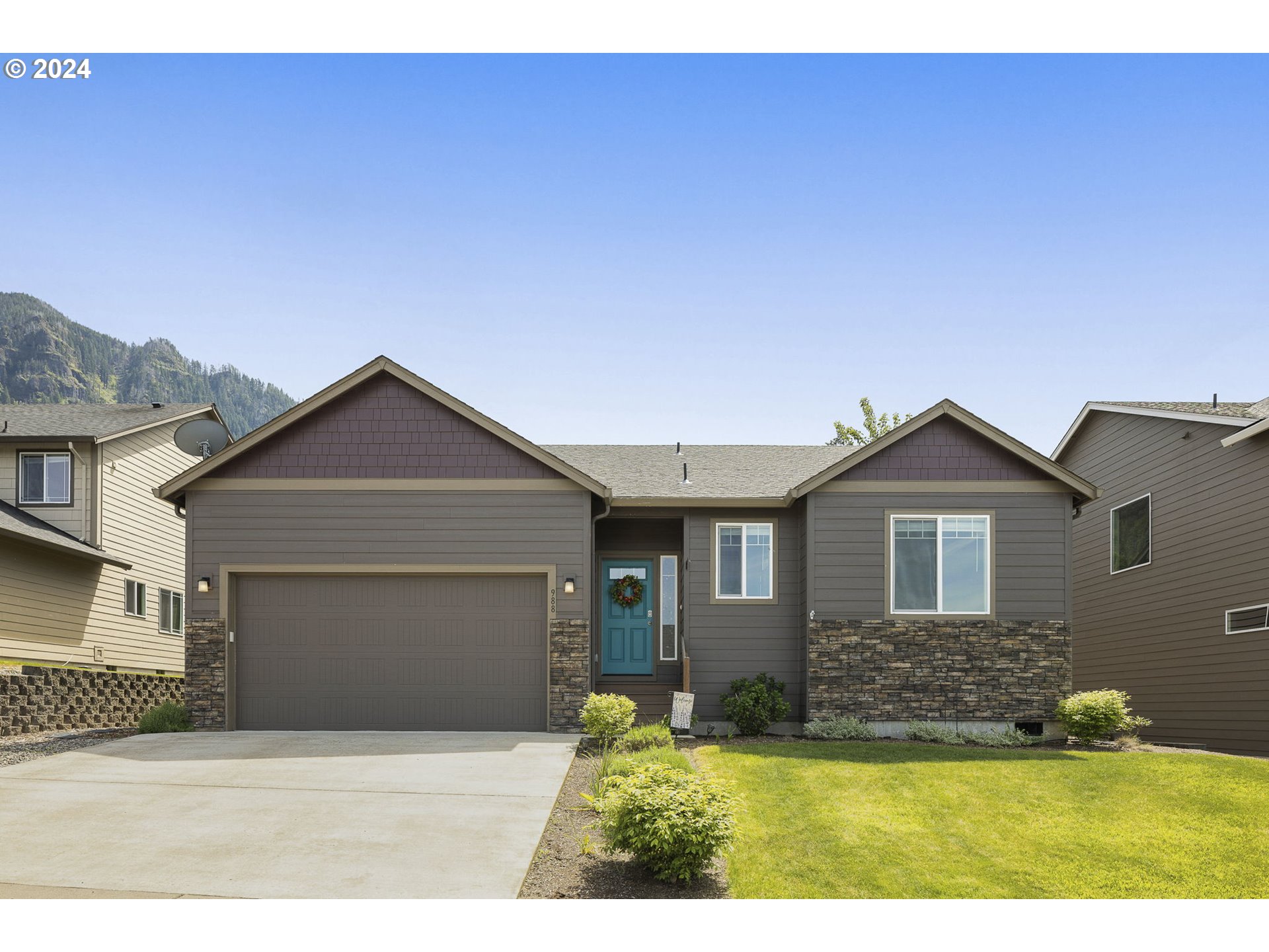 Photo of 988 WINDSONG DR Cascade Locks OR 97014