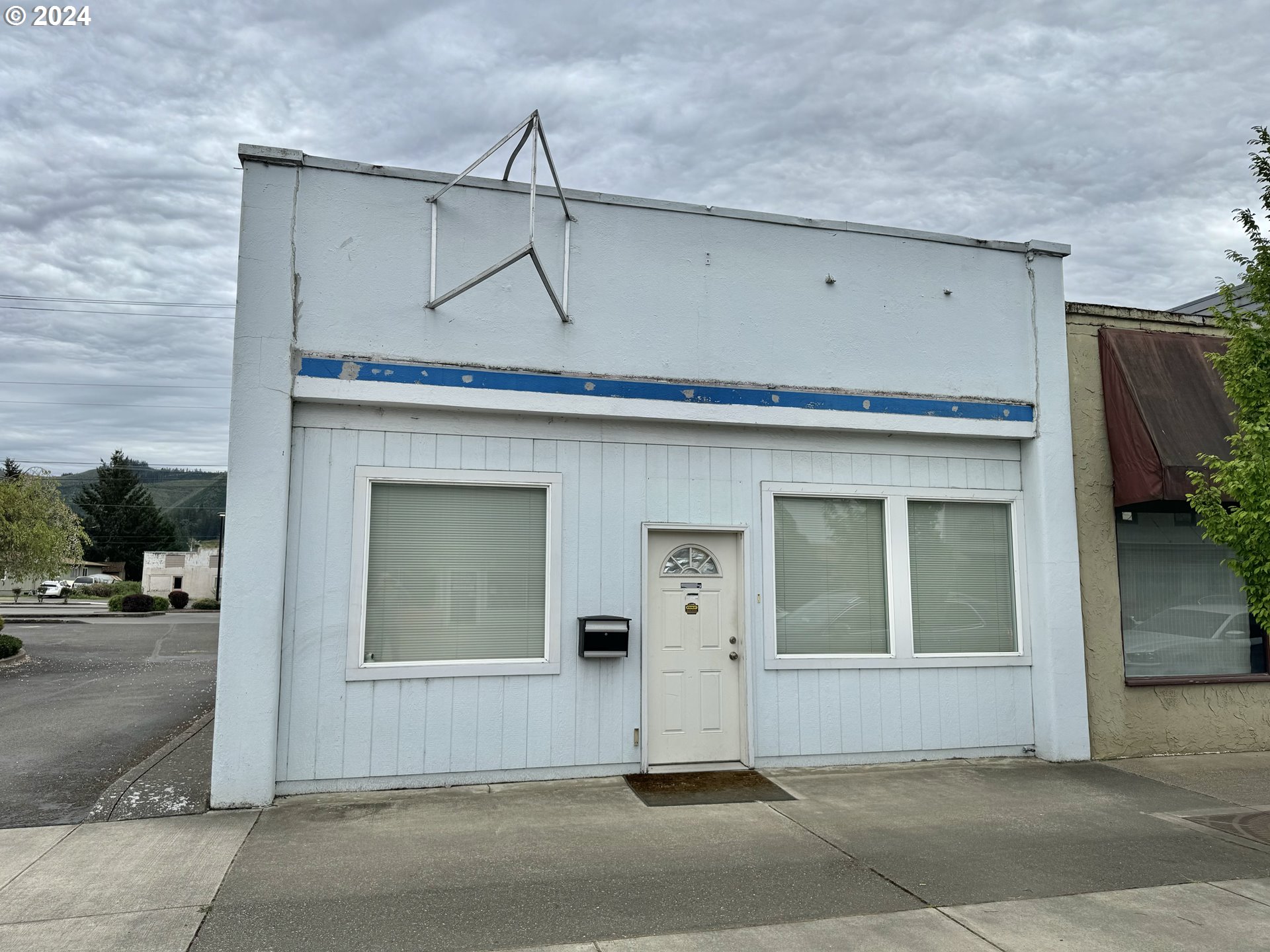 Photo of 112 CENTRAL AVE Sutherlin OR 97479