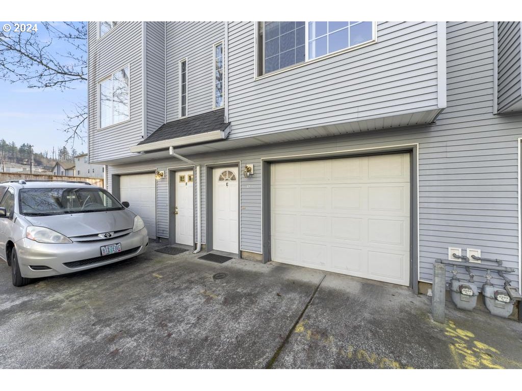 Photo #2: 24595057 Listing 