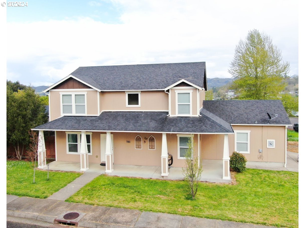 Photo of 780 UMPQUA VIEW DR Roseburg OR 97471