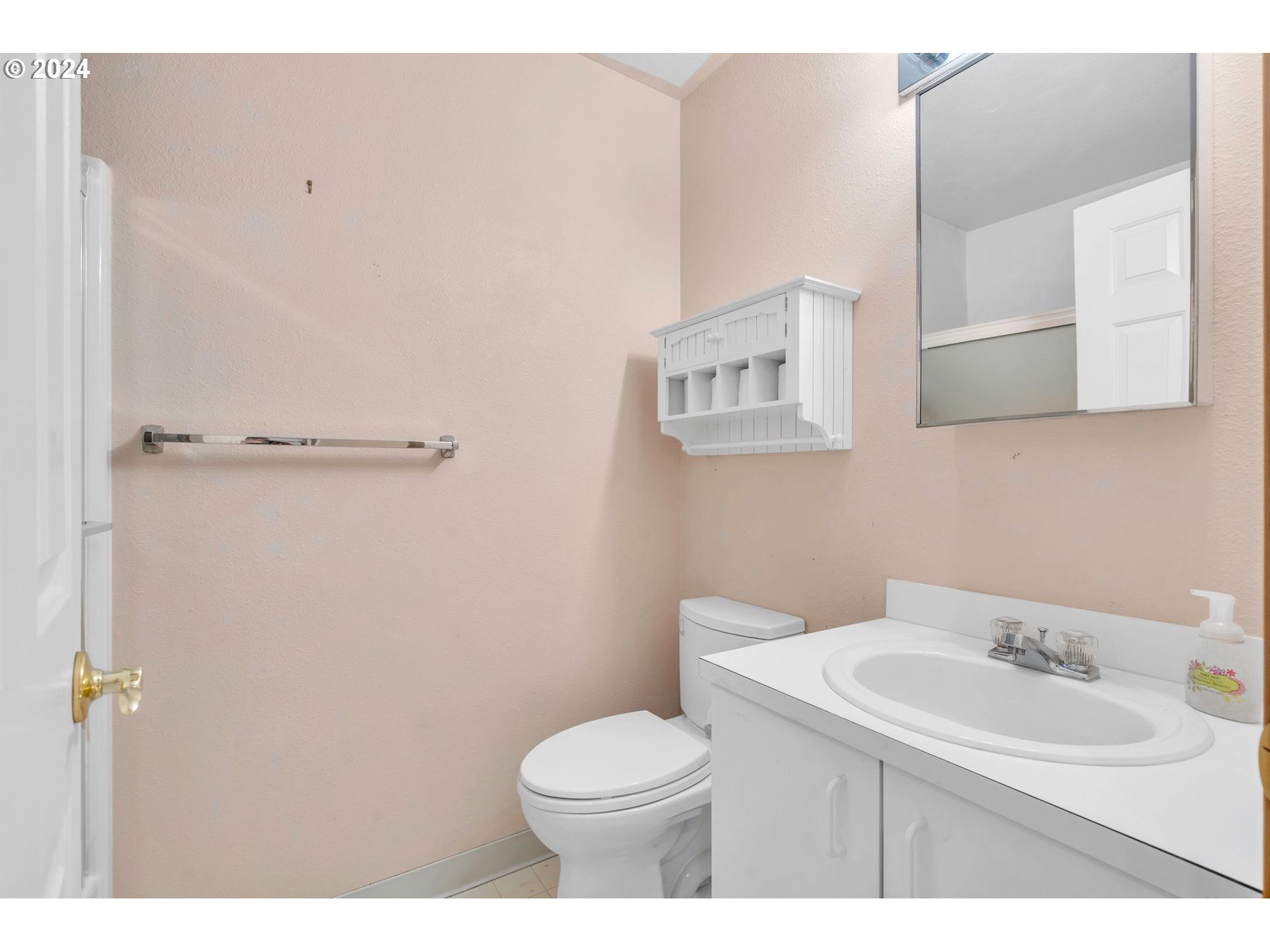Photo #3: 24597505 Listing 