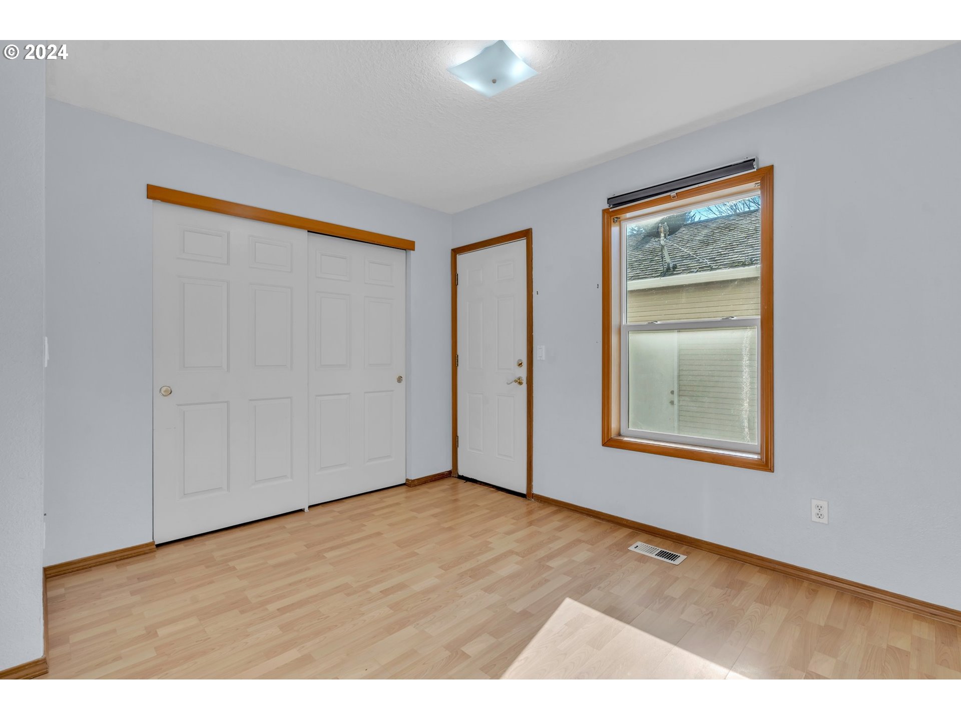 Photo #5: 24597505 Listing 