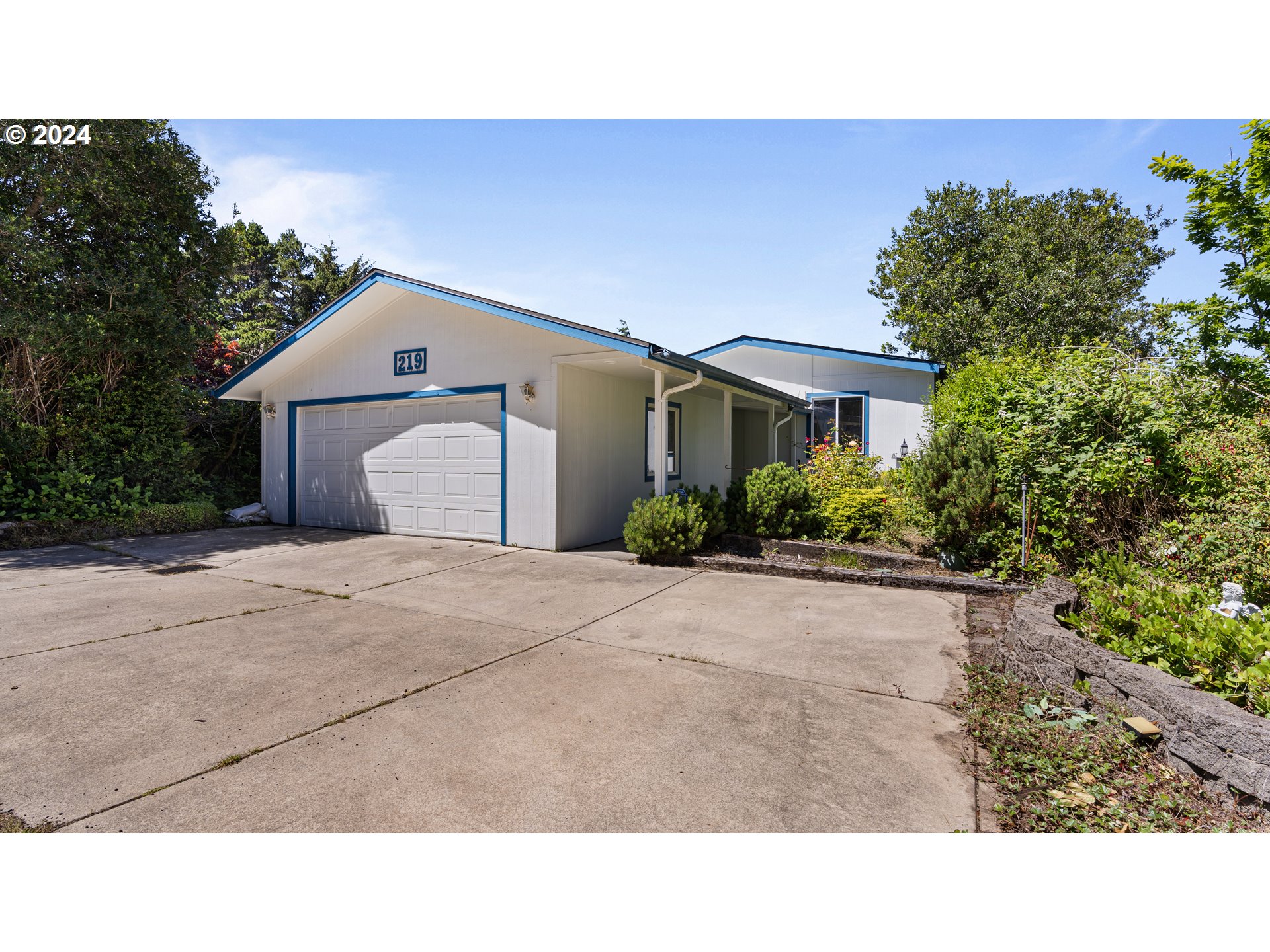 Photo of 1600 RHODODENDRON DR Florence OR 97439