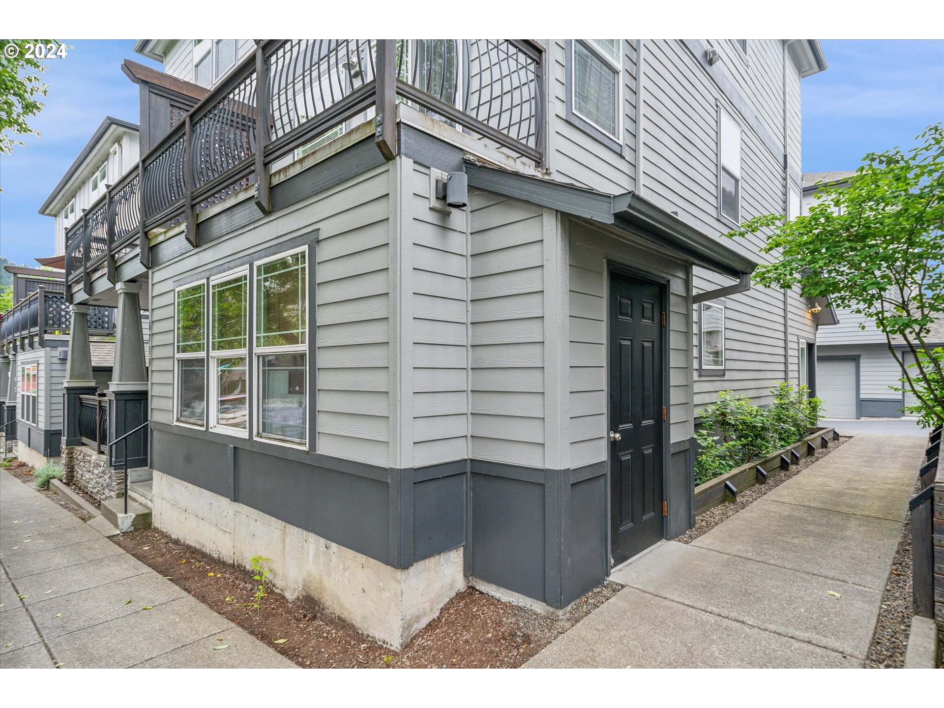Photo #3: 24599980 Listing 