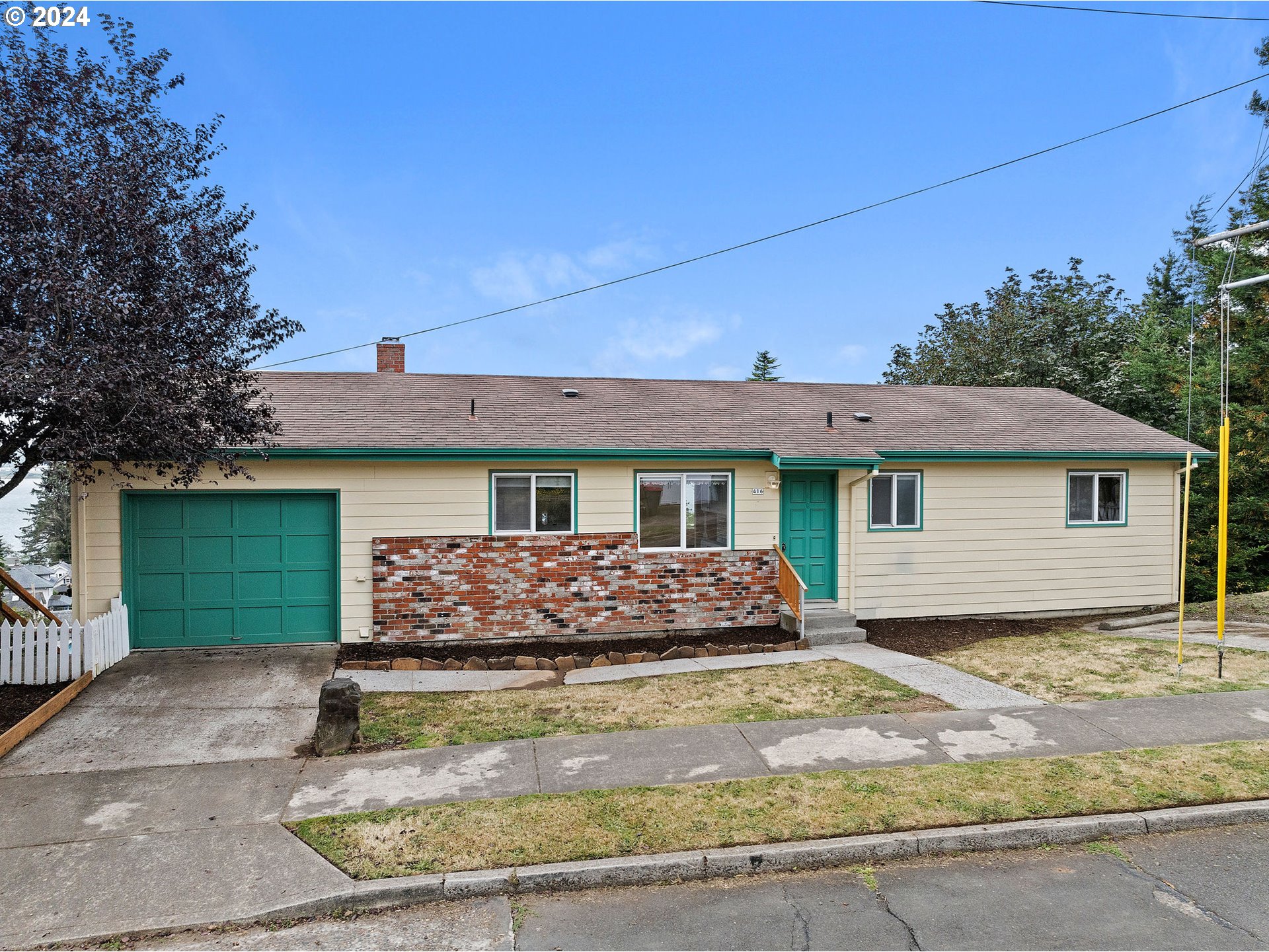 Photo of 416 Chinook ST Astoria OR 97103