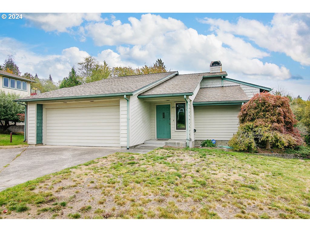 Photo of 3216 AMMONS DR Longview WA 98632