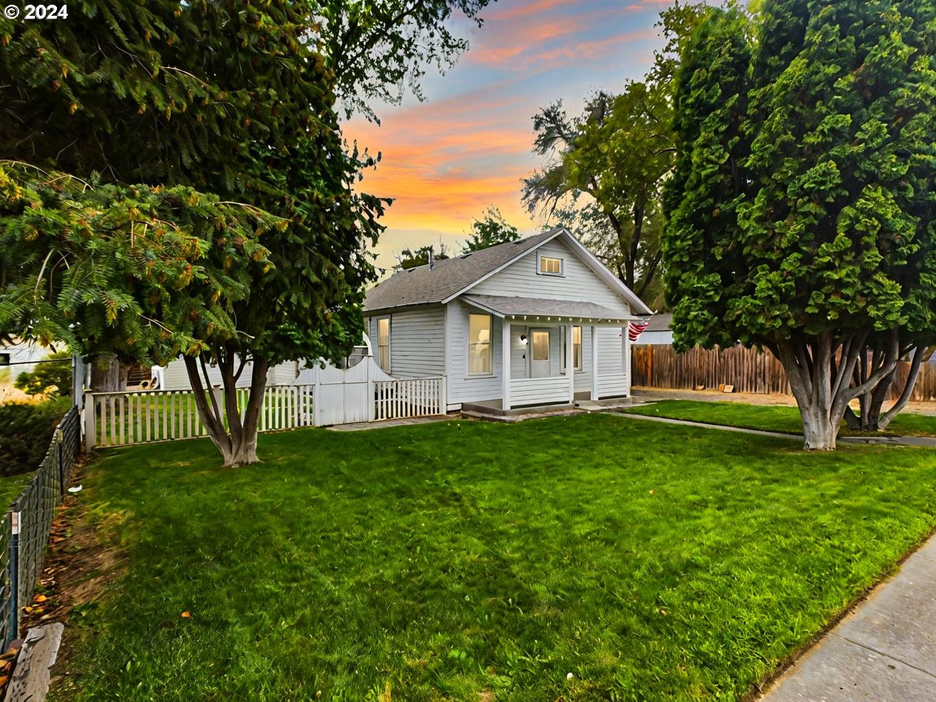 Photo of 334 RIDGEWAY AVE Hermiston OR 97838