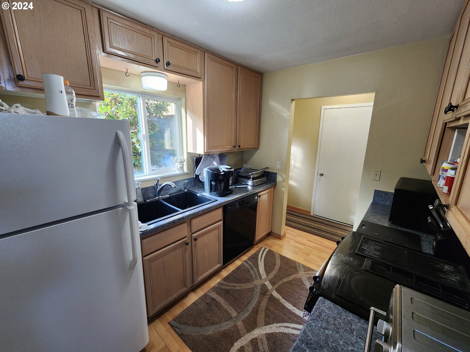 Photo #5: 24605192 Listing 