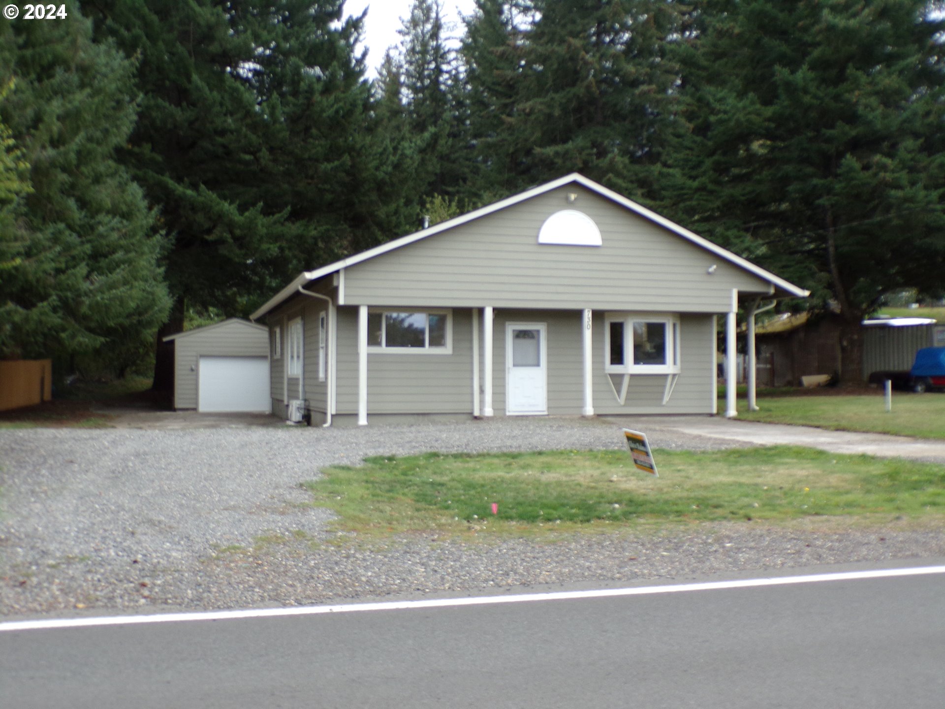 Photo of 730 FOREST LN Cascade Locks OR 97014