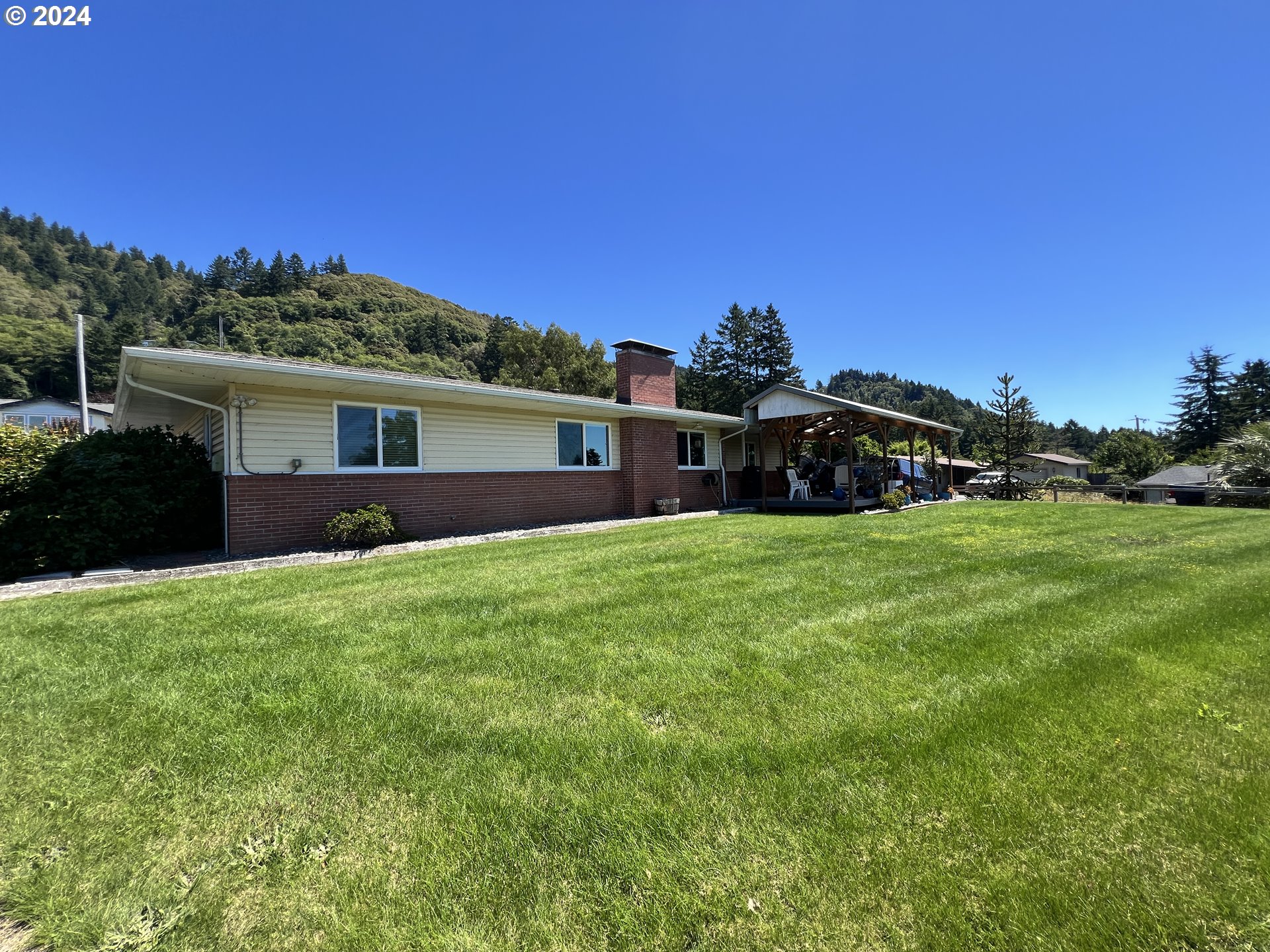 Photo of 16247 CHAPMAN LN Brookings OR 97415