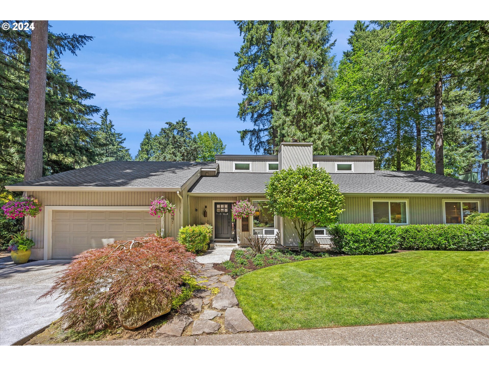 Photo of 4991 Centerwood ST Lake Oswego OR 97035