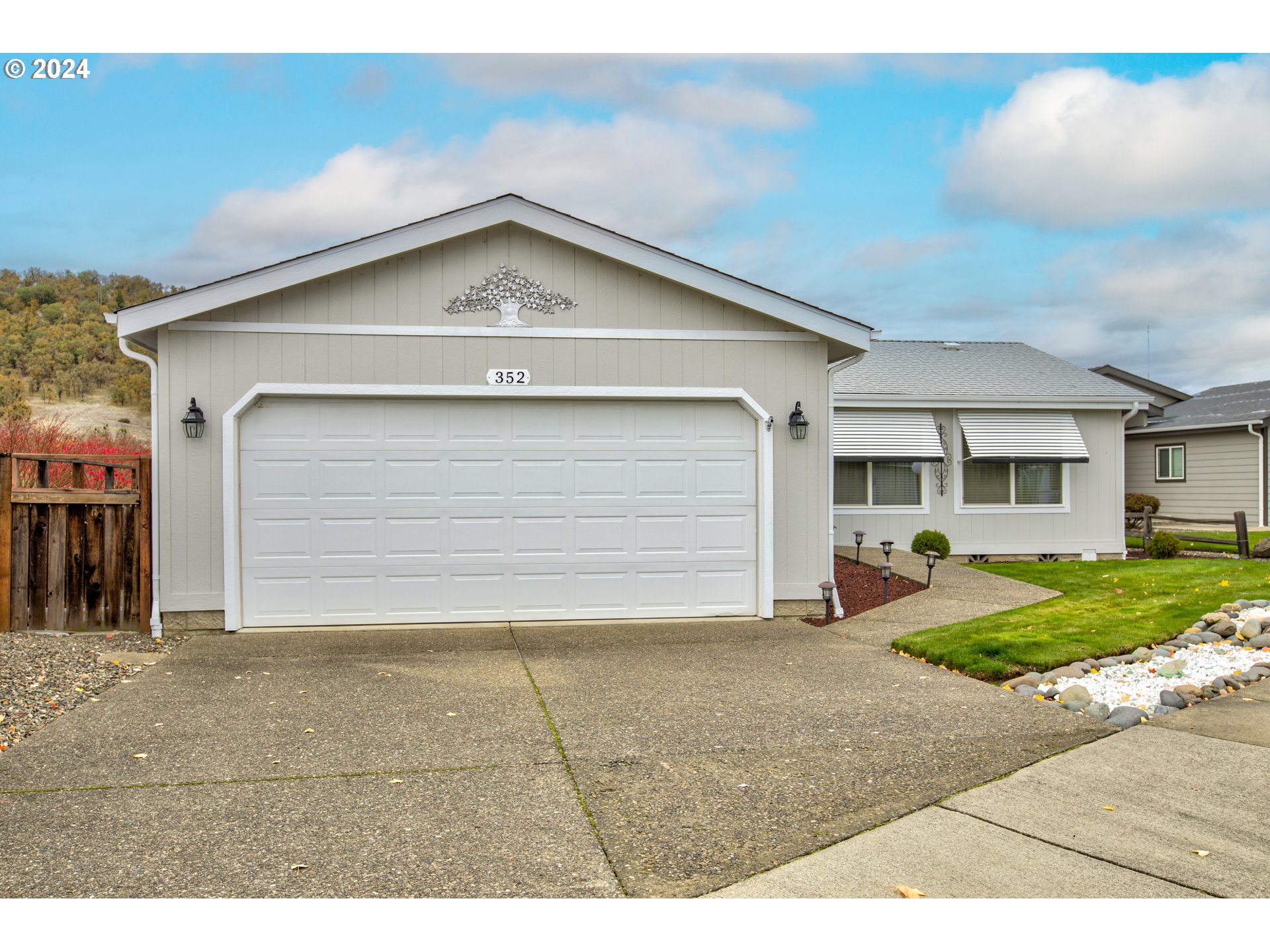 Photo of 352 JACOB HALE WAY Roseburg OR 97471