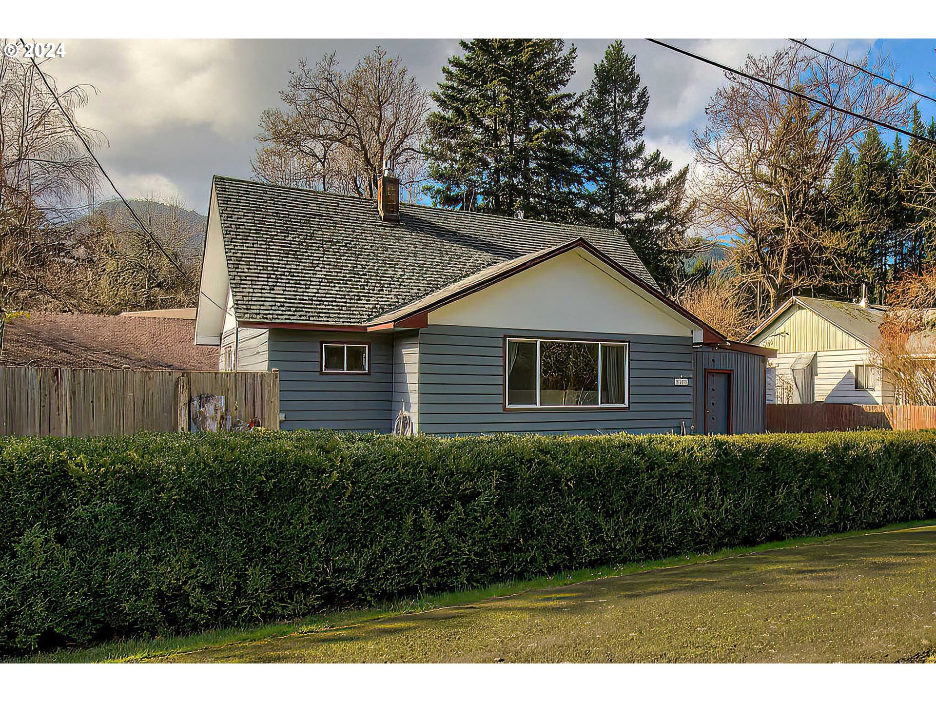 Photo of 1015 CASCADE DR North Bonneville WA 98639