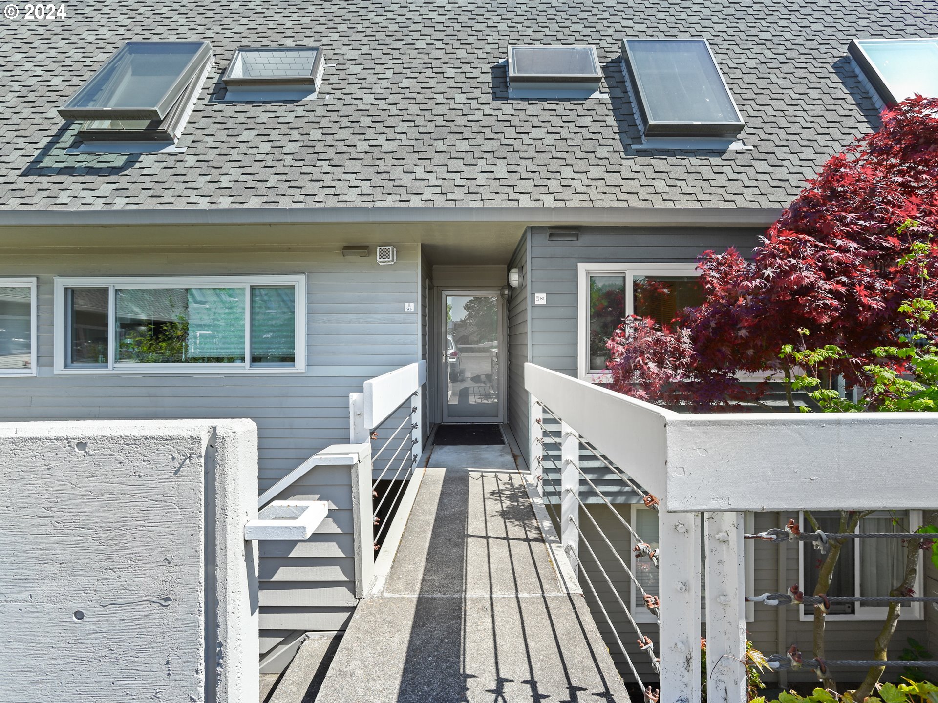 Photo #7 Entrance/Foyer