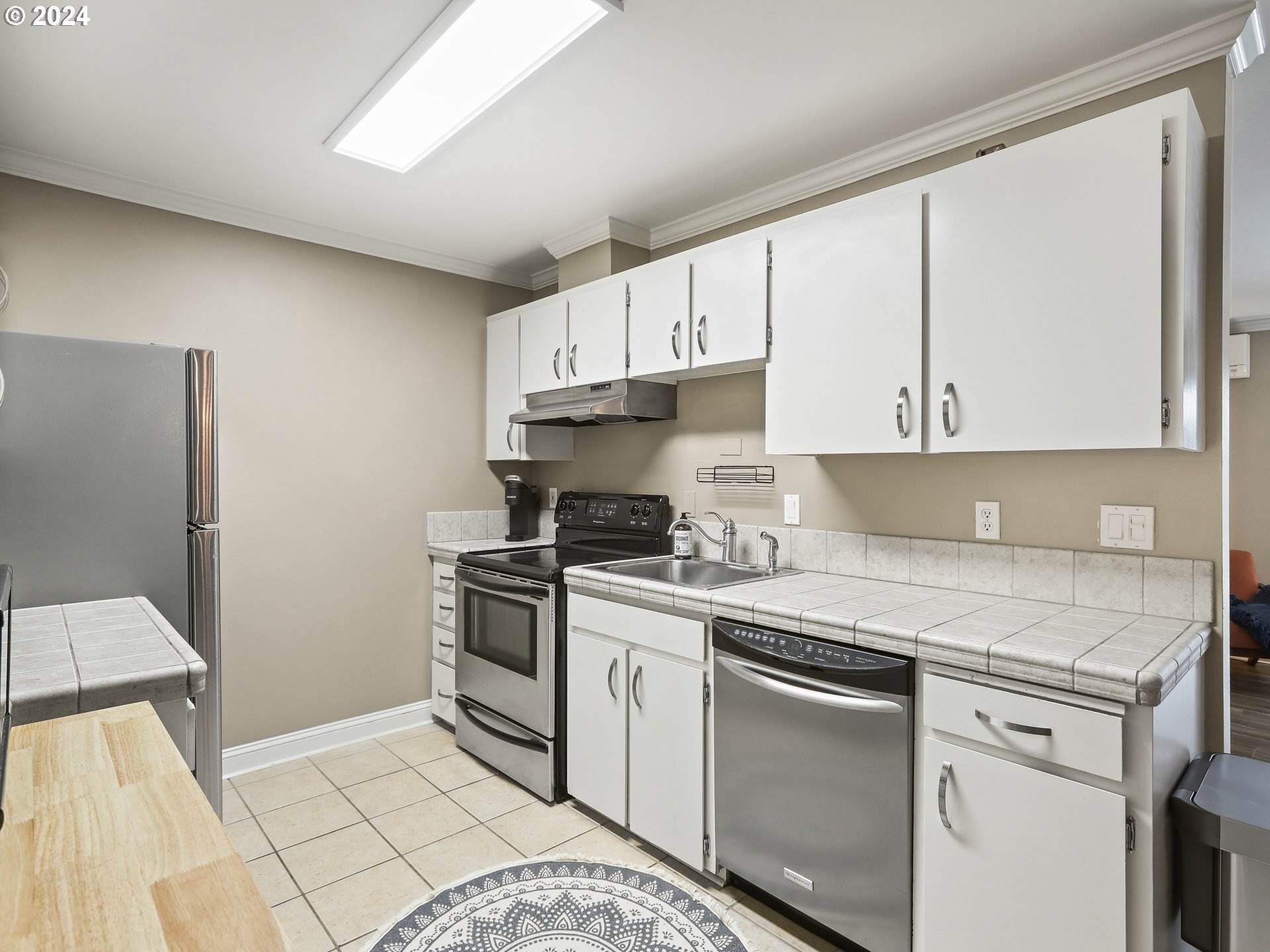 Photo #3: 24615818 Listing 
