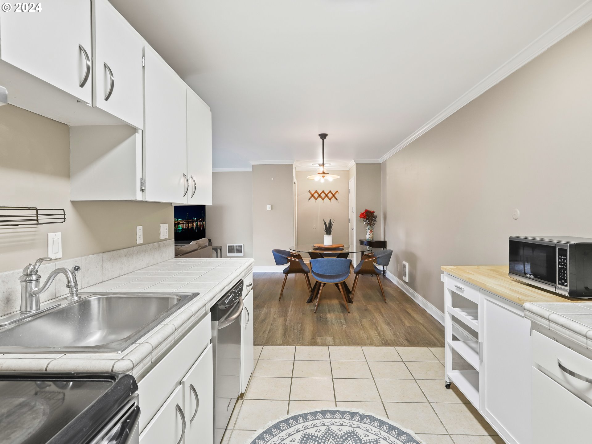 Photo #5: 24615818 Listing 