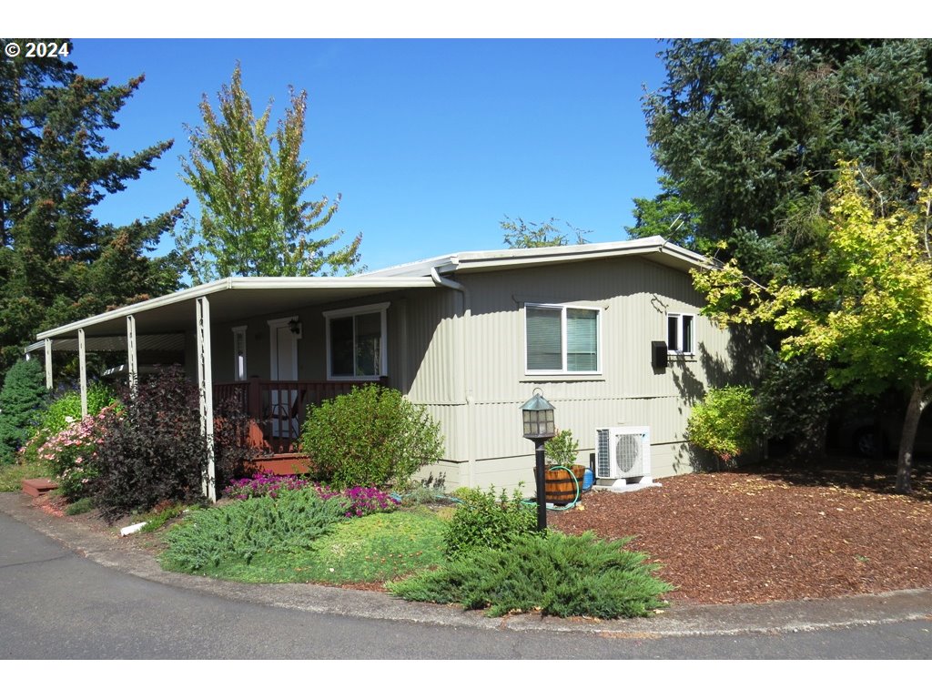 Photo of 1800 Lakewood CT Eugene OR 97402