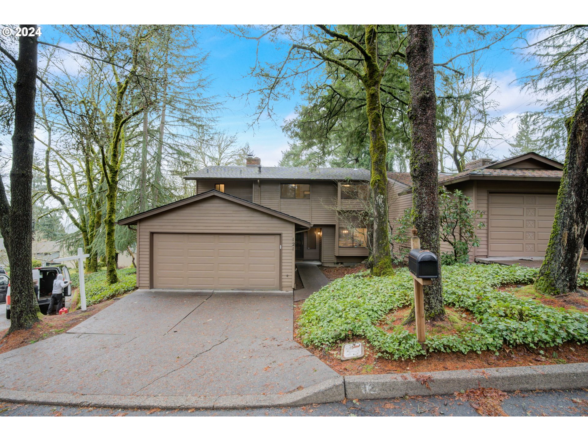 Photo of 121 TOUCHSTONE TER Lake Oswego OR 97035