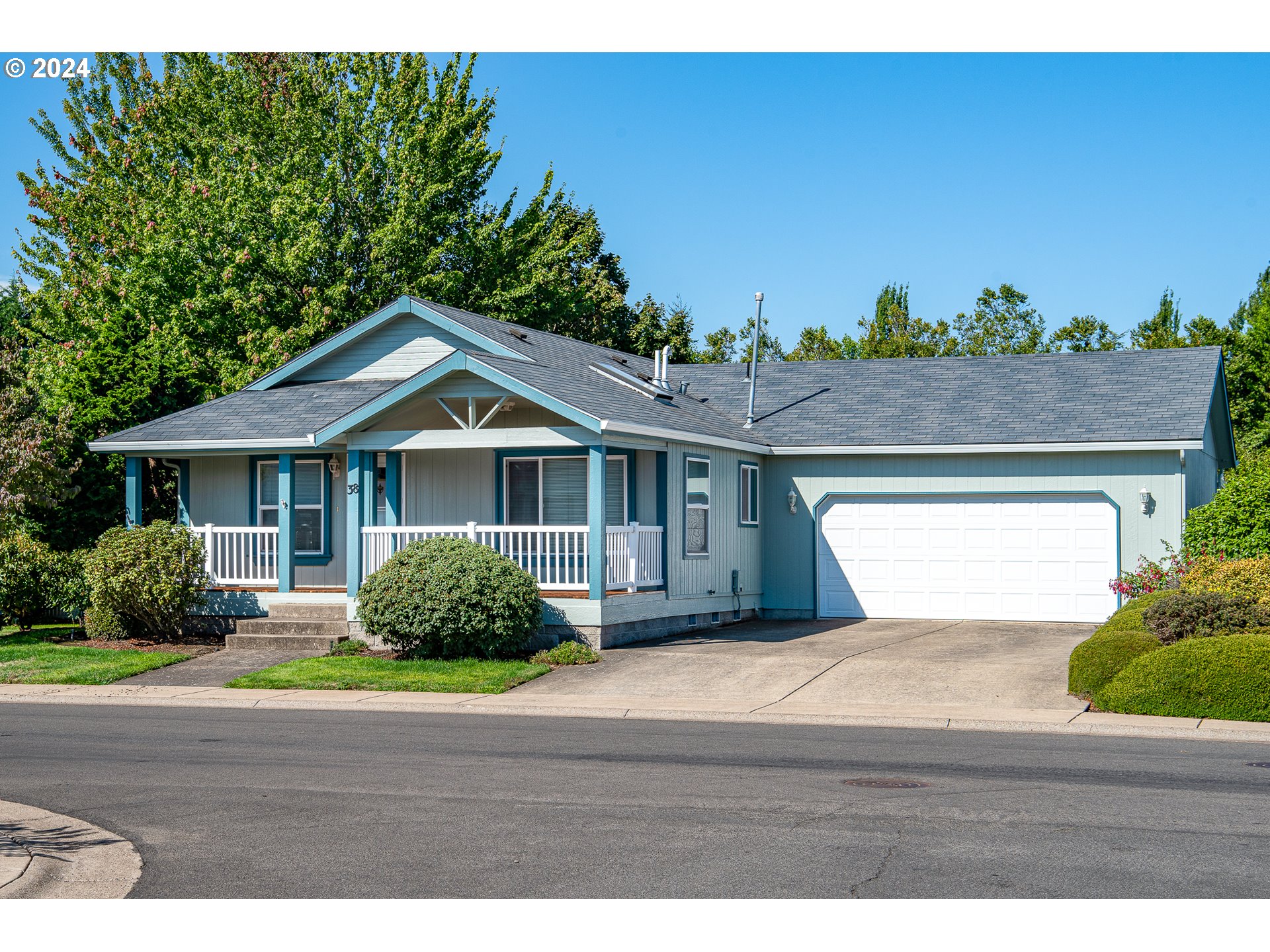 Photo of 3220 CRESCENT AVE Eugene OR 97408