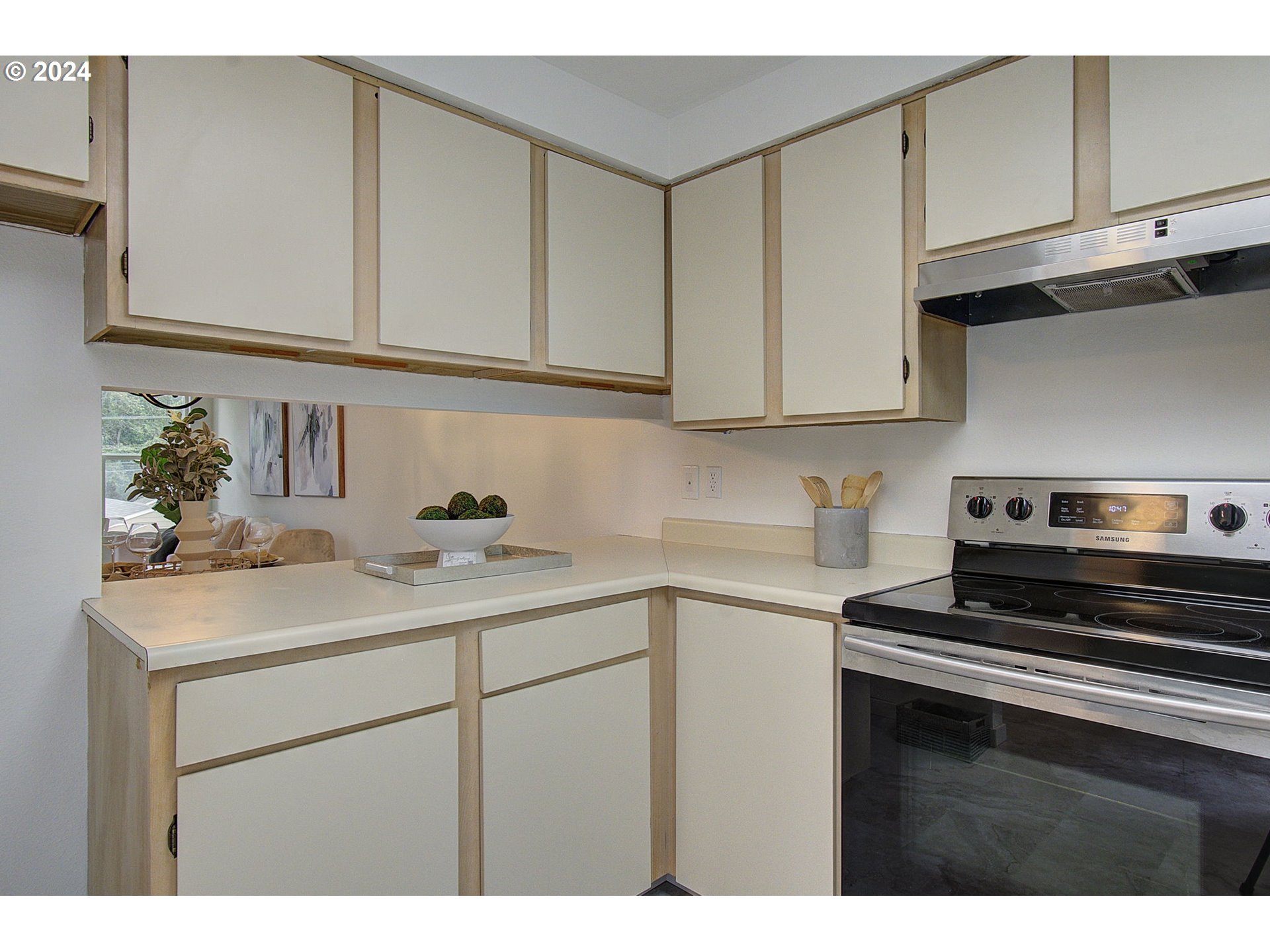 Photo #6: 24630621 Listing 