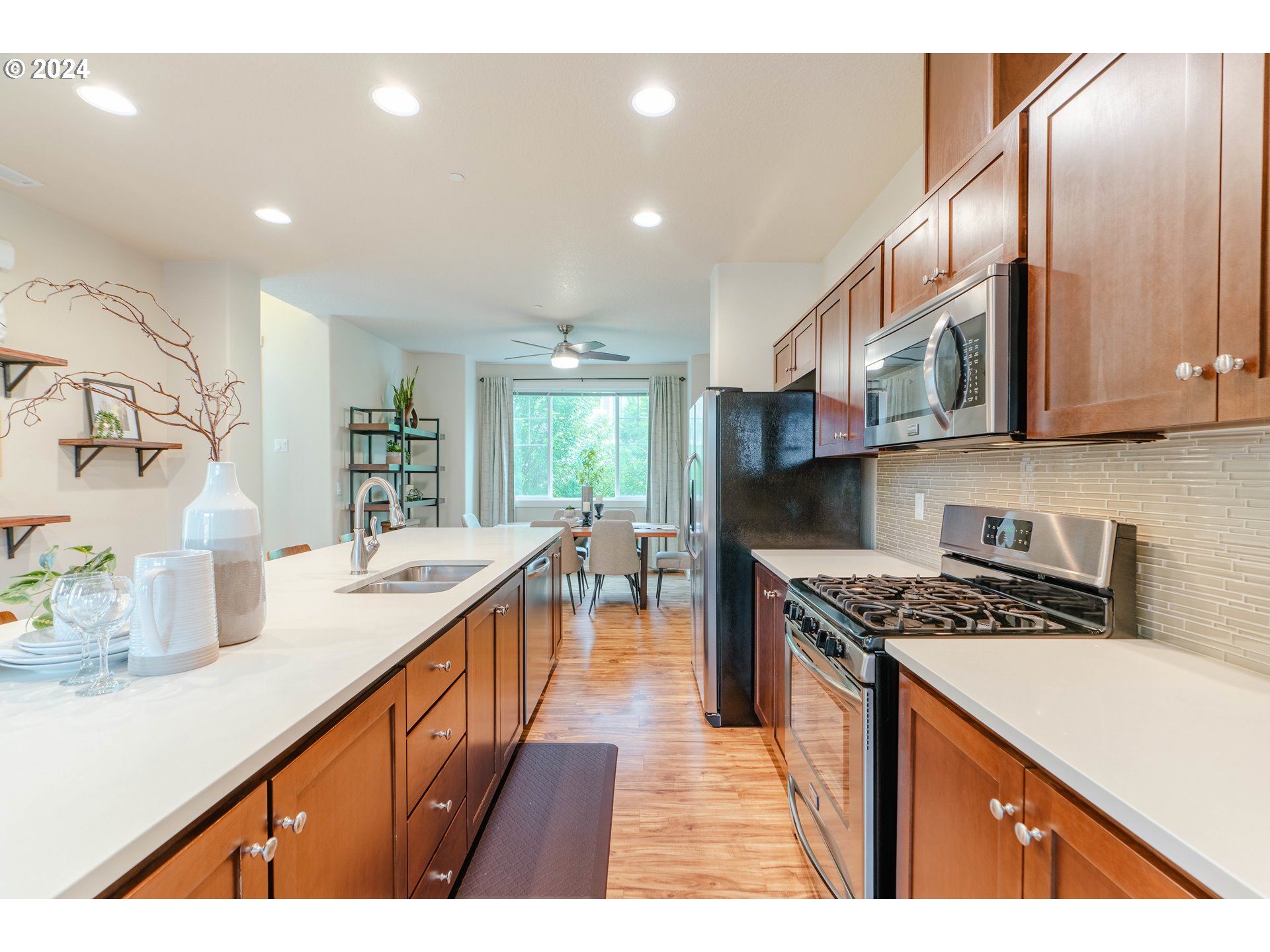 Photo #6: 24634860 Listing 