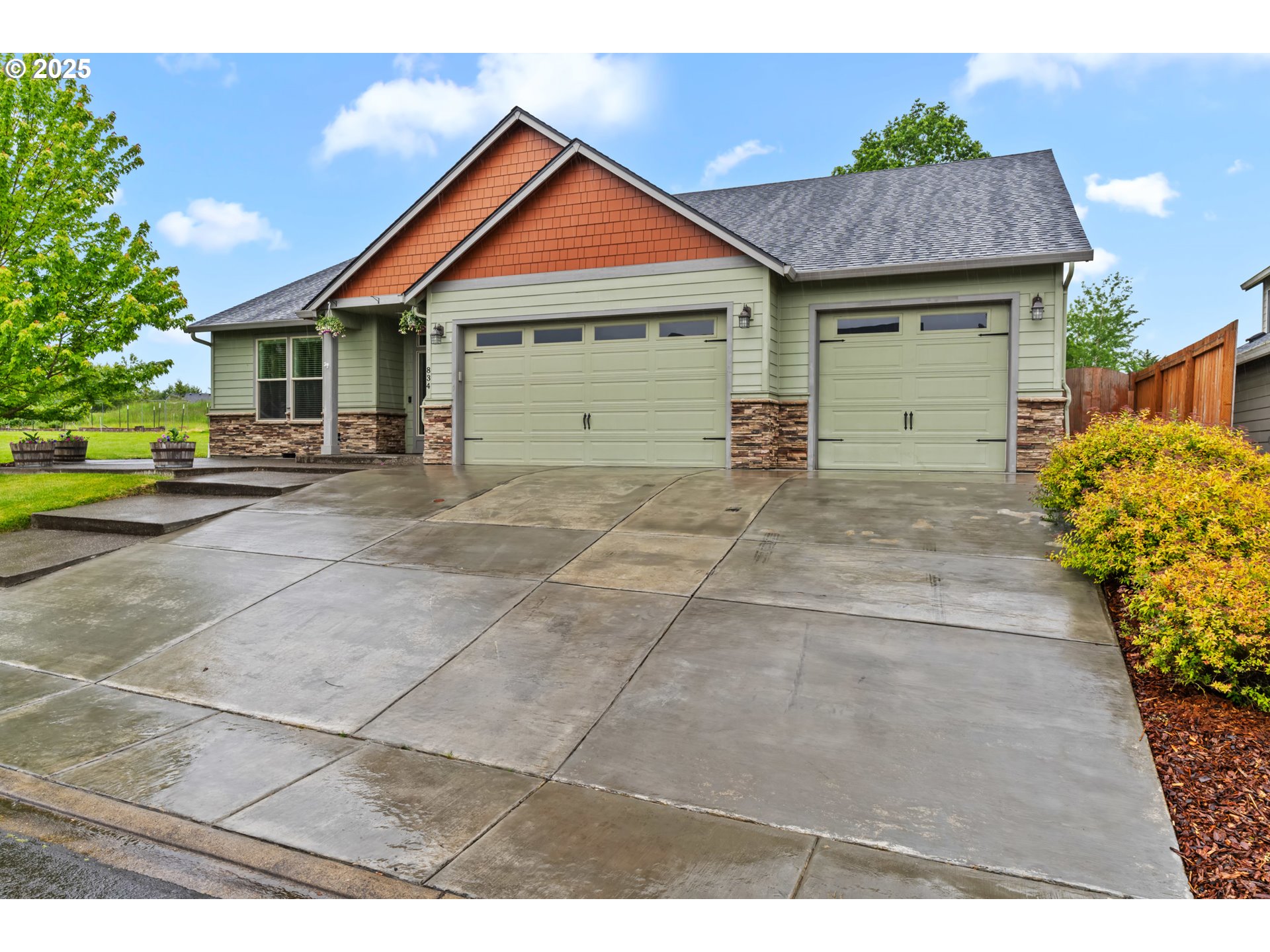 1735 Pine St, Silverton, OR, 97381