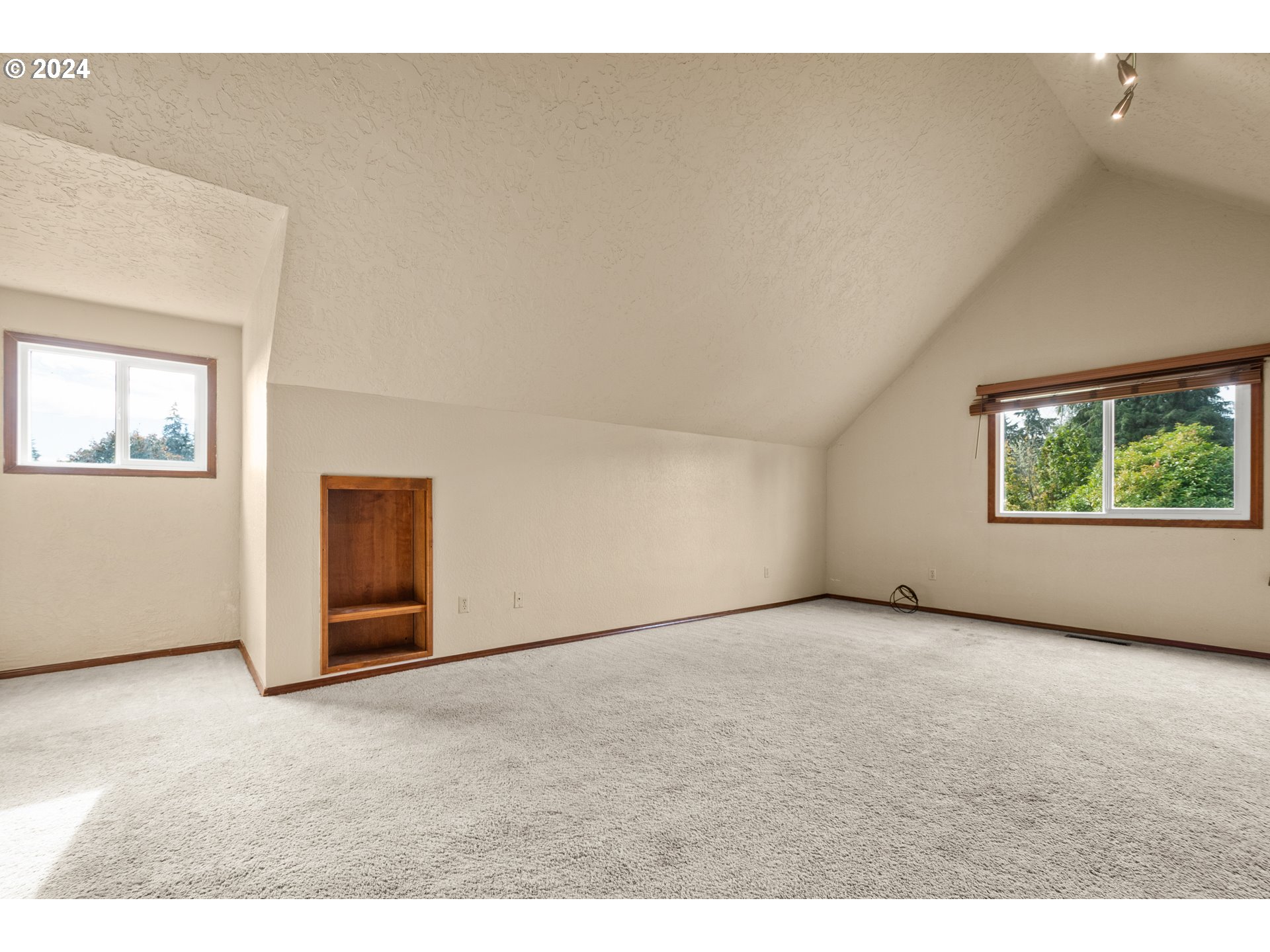 410  Waters Rd, Castle Rock, WA 98611