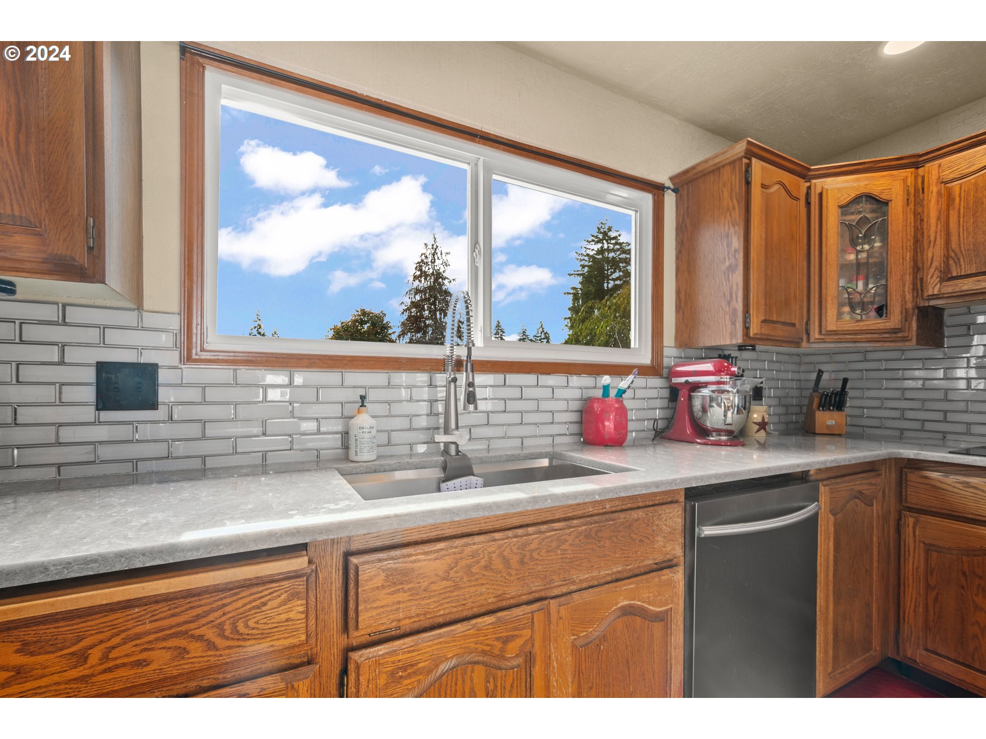 410  Waters Rd, Castle Rock, WA 98611