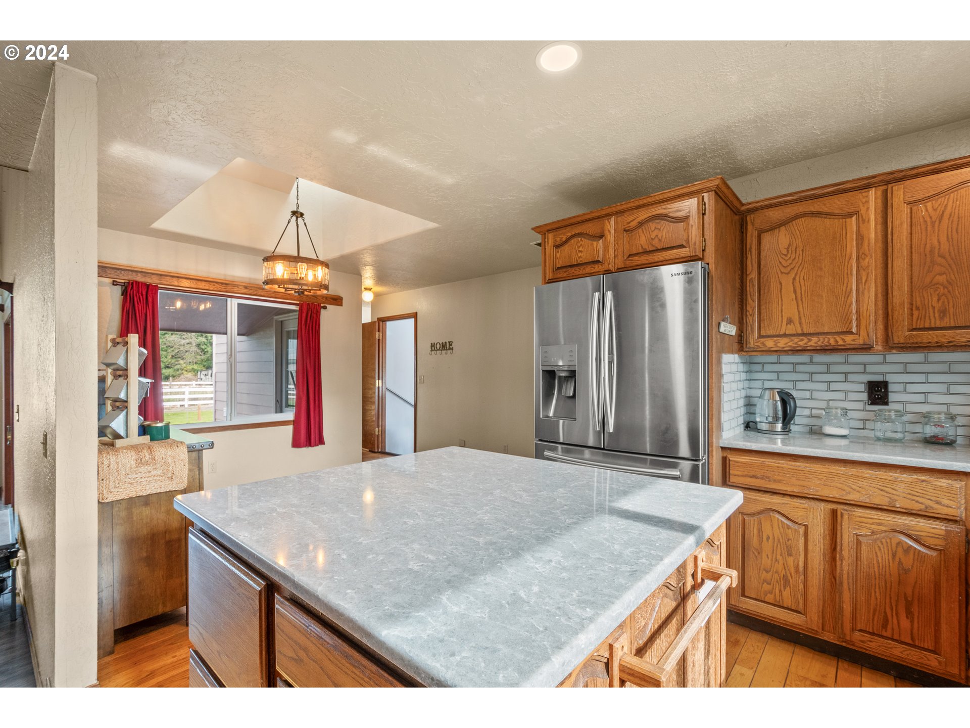 410  Waters Rd, Castle Rock, WA 98611