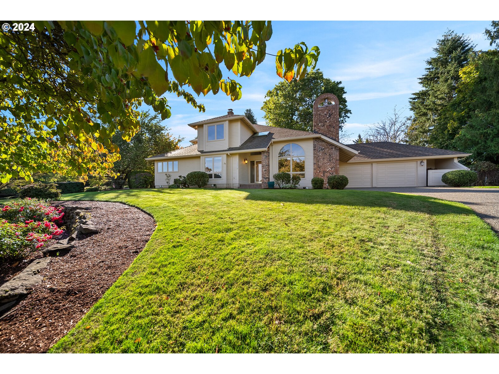 View main image for listing located at: 12350 SW Corylus Ct