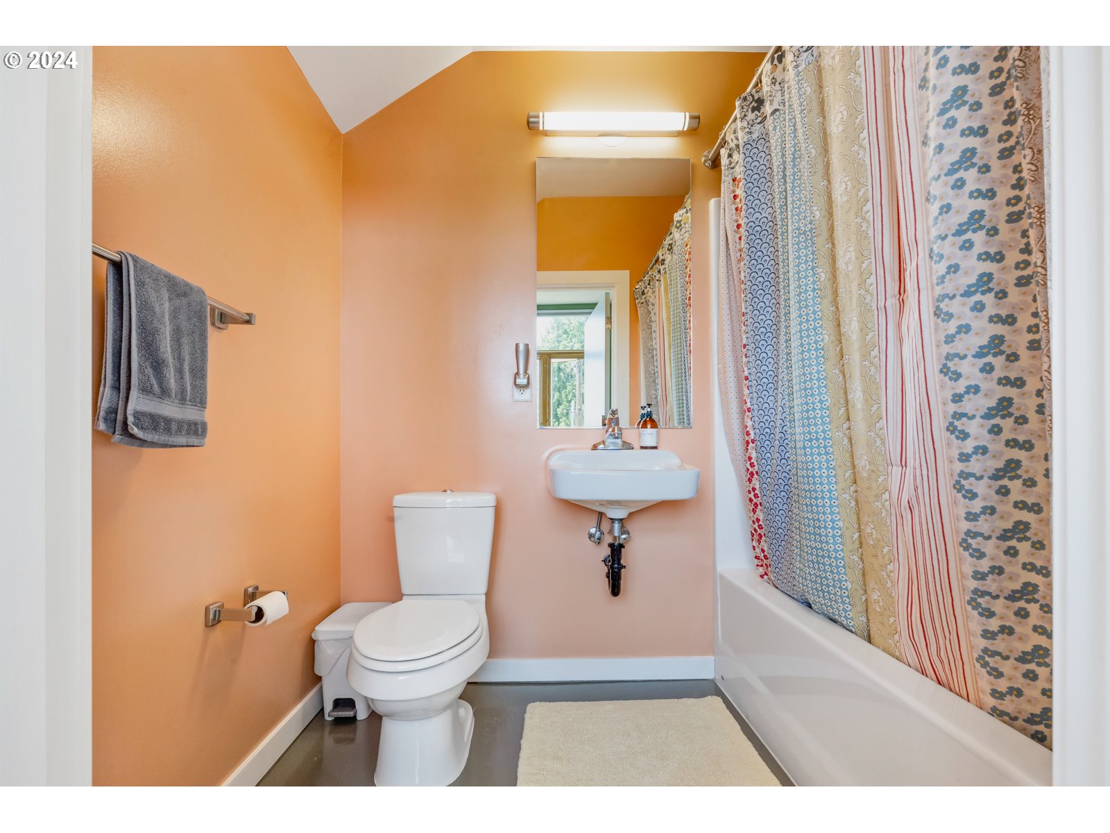 Photo #6: 24652762 Listing 