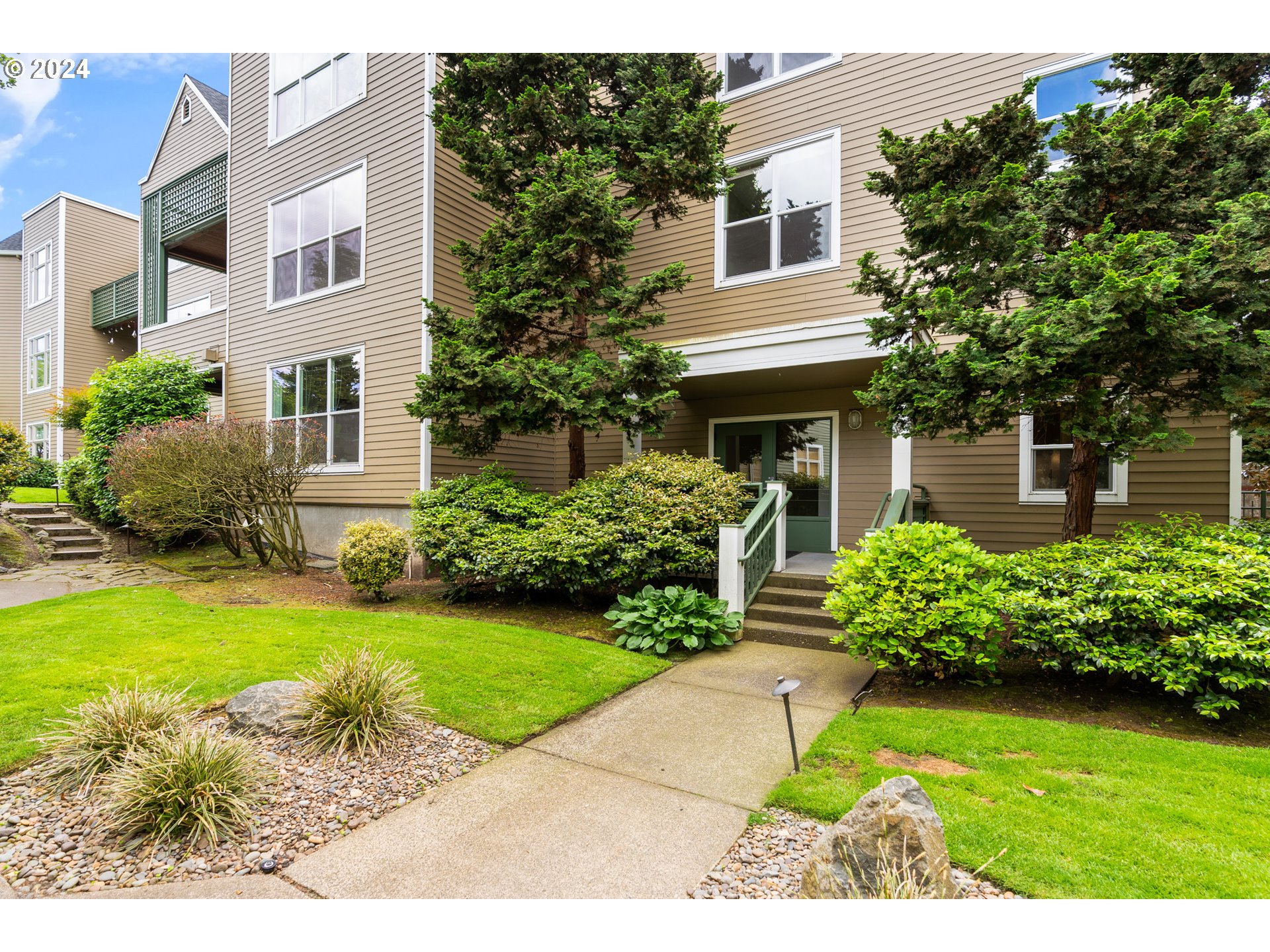 Photo #3: 24655636 Listing 