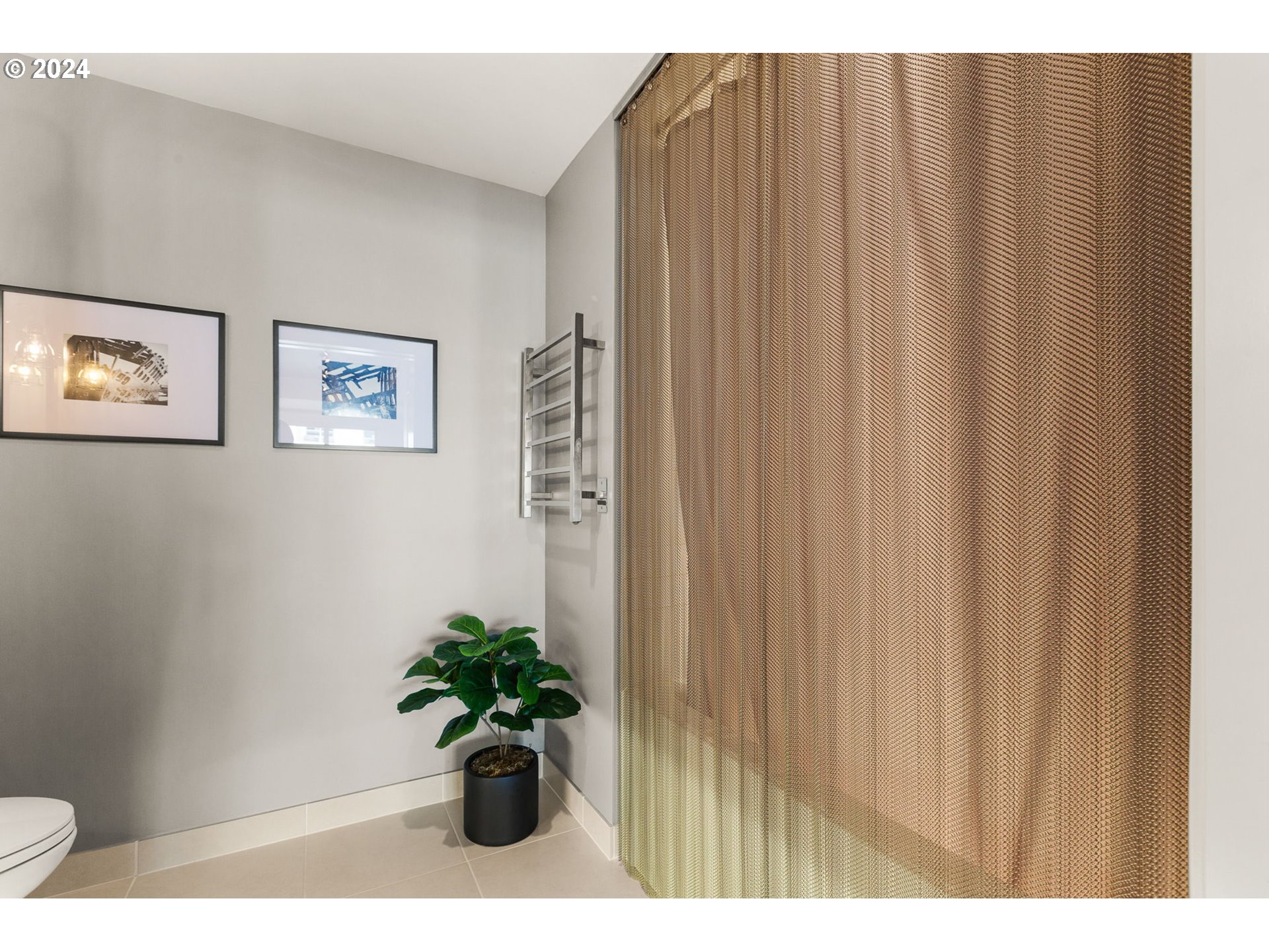Photo #6: 24655754 Listing 