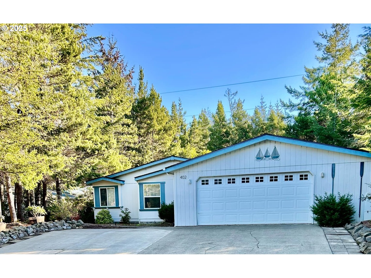 Photo of 402 SHERWOOD LOOP Florence OR 97439