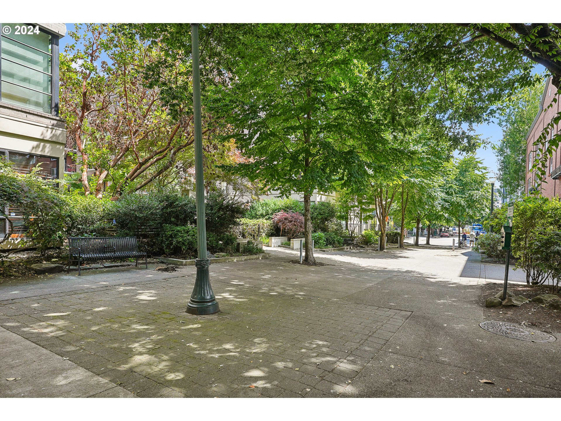 Photo #2: 24657525 Listing 