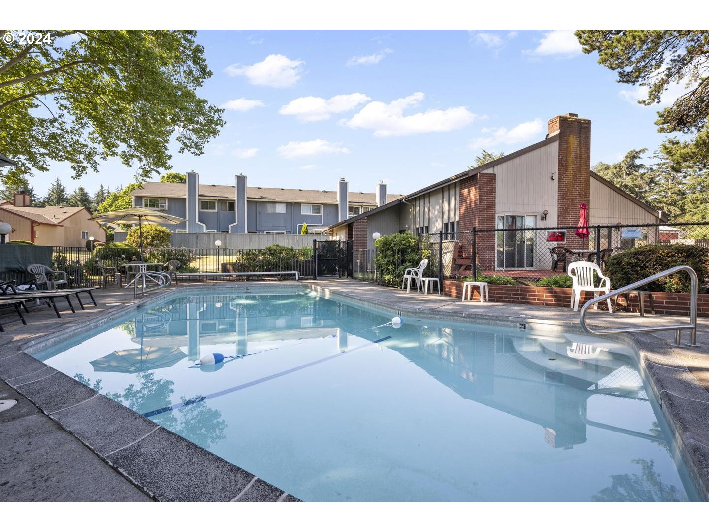 Photo #2: 24659564 Listing 