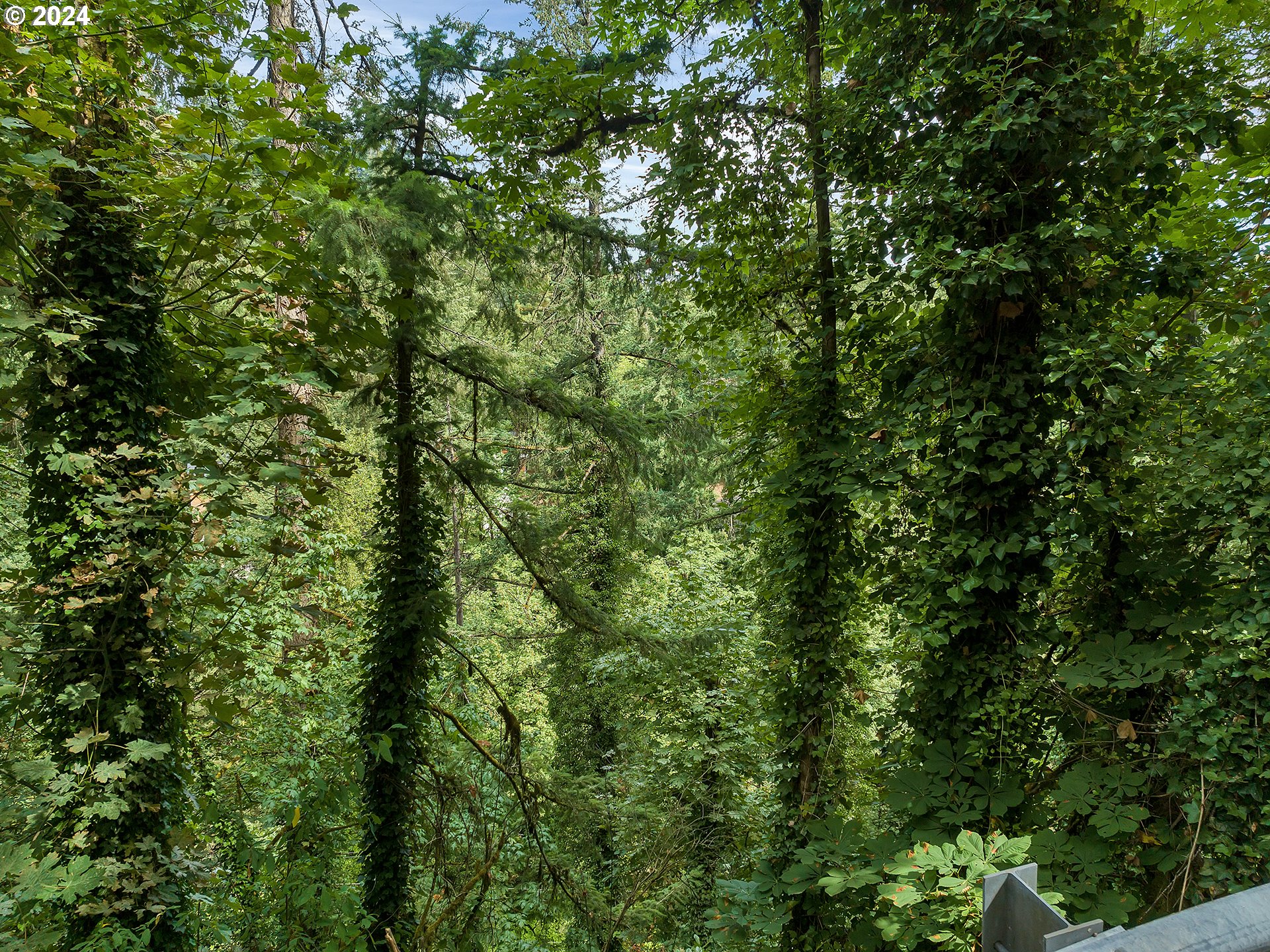 W BURNSIDE RD, Portland, OR, 97210