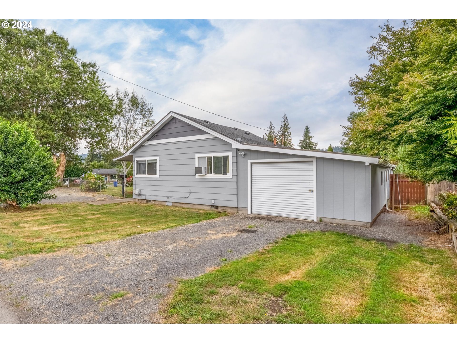 1108 S 8th Ave, Kelso, WA 98626