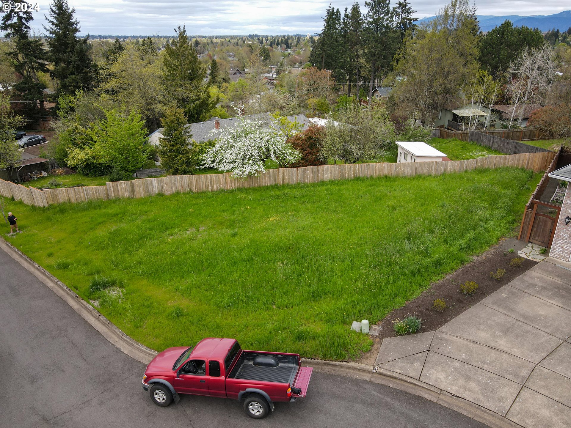 Photo of 2805 MCLEAN CT Eugene OR 97405