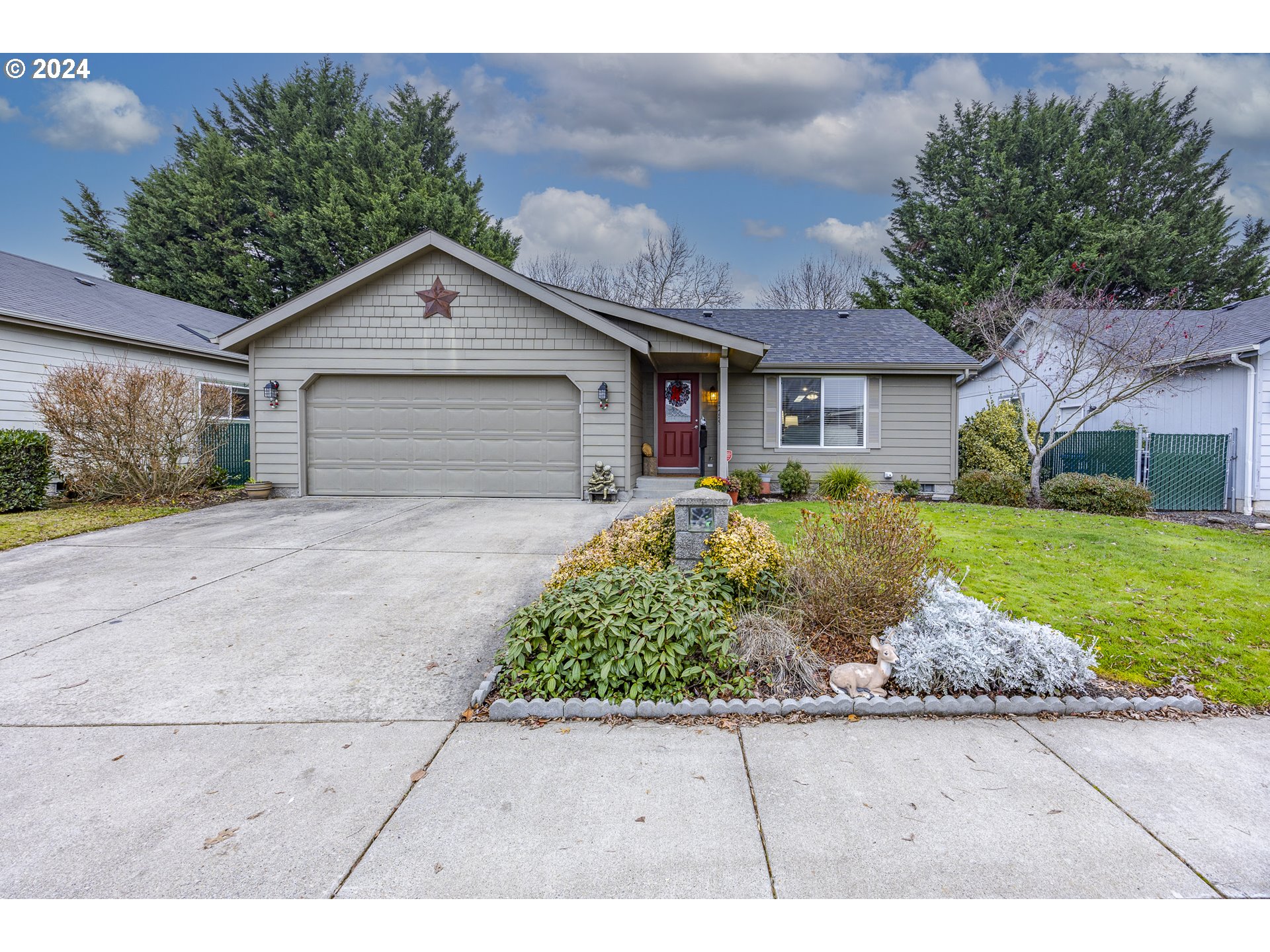 Photo of 5459 OLYMPIC CIR Eugene OR 97402