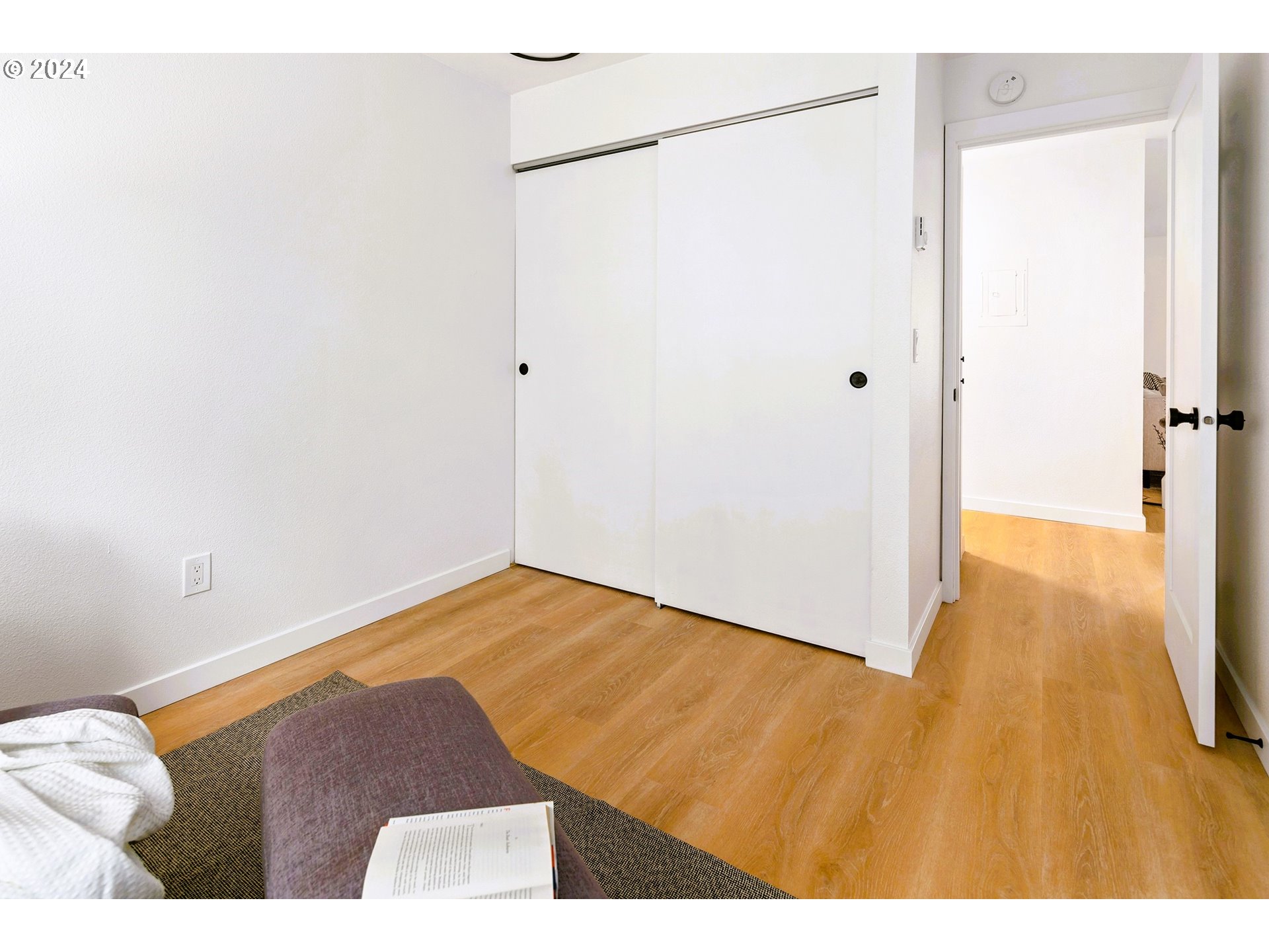 Photo #6: 24667199 Listing 