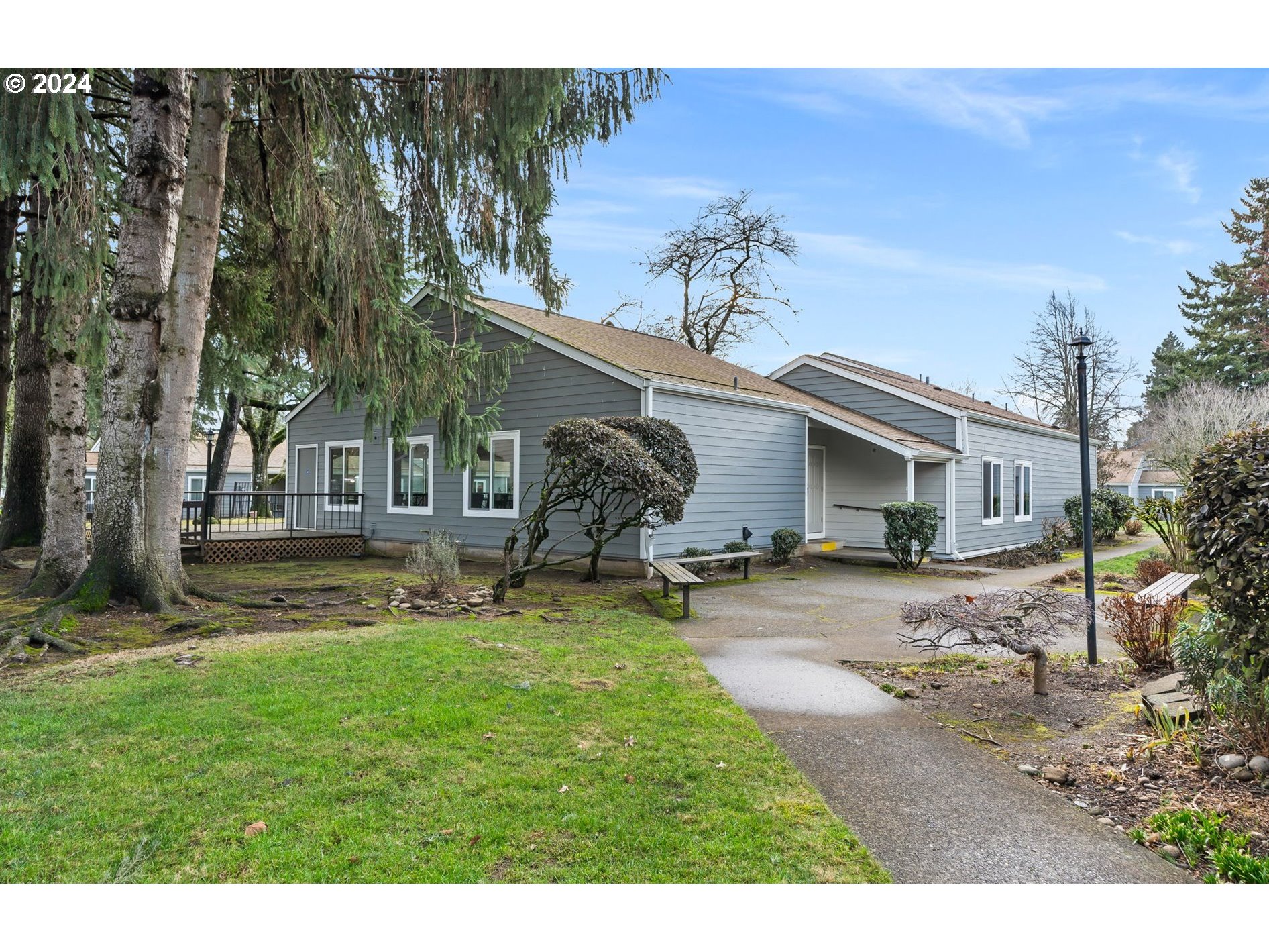 Photo #2: 24667199 Listing 