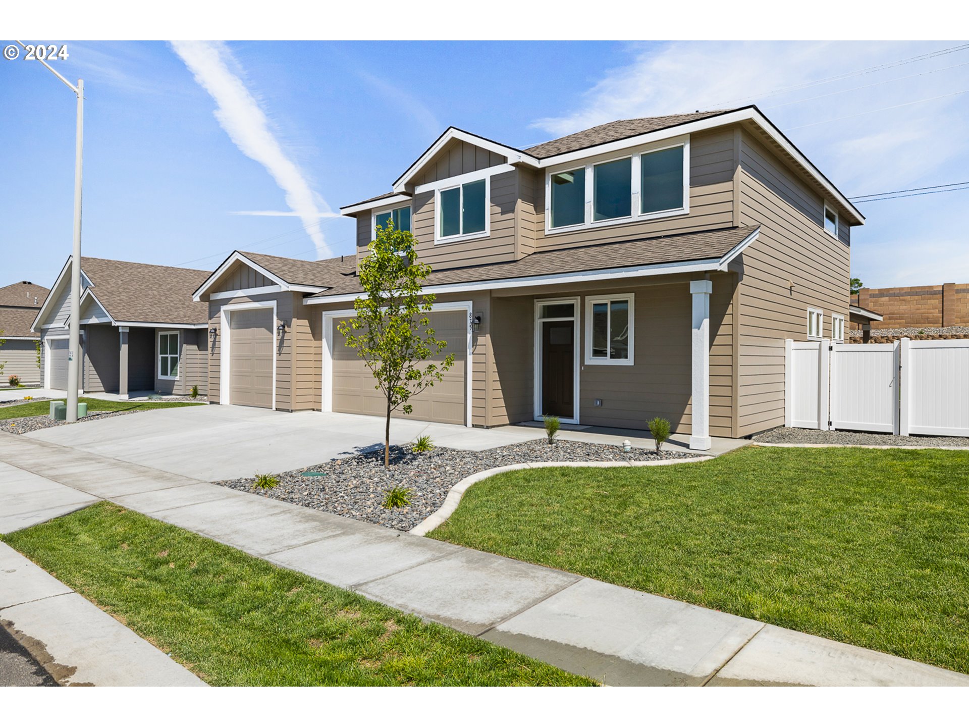 Photo of 875 AUTUMN AVE Hermiston OR 97838