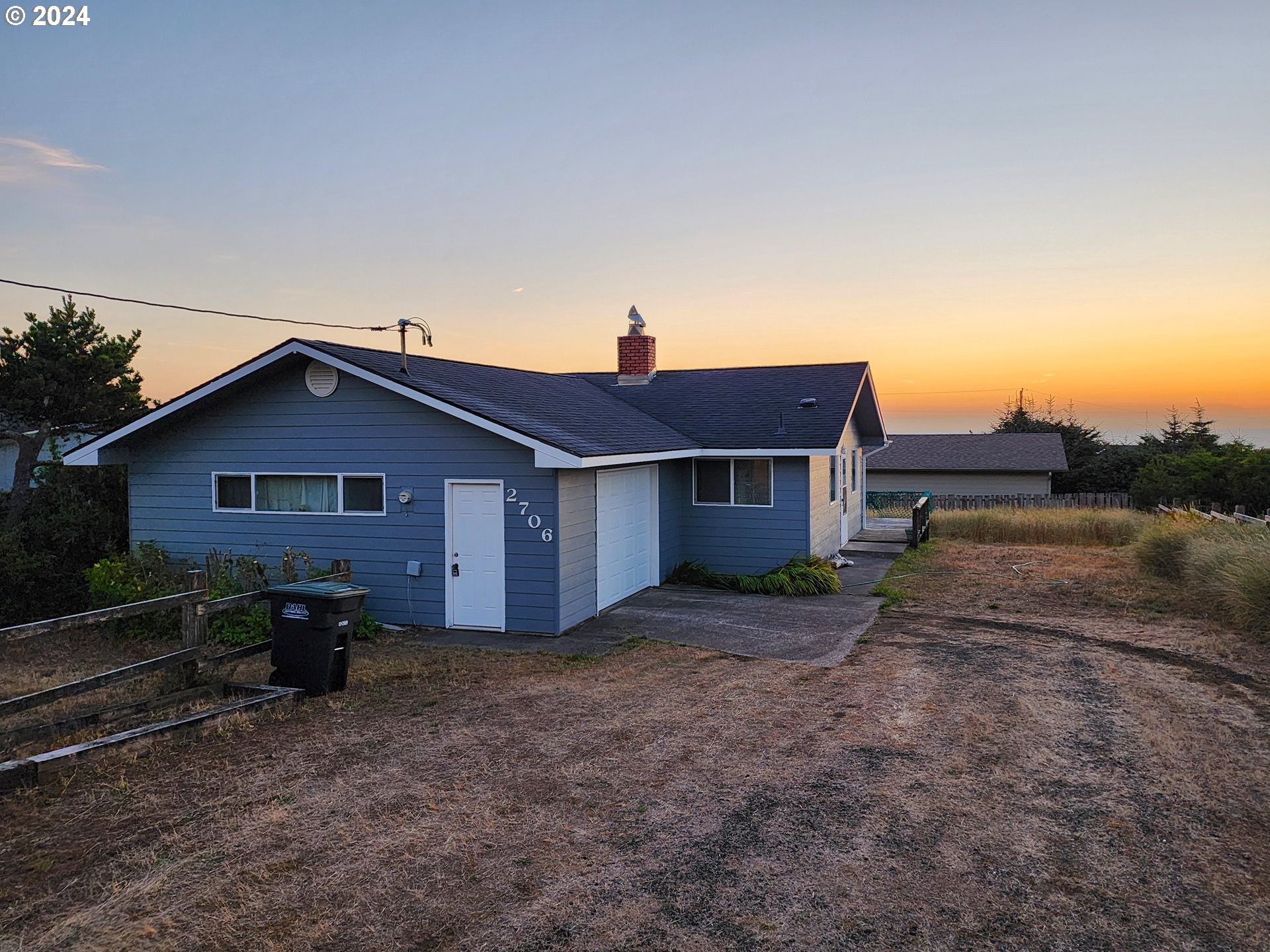 Photo of 2706 PARKER AVE Waldport OR 97394