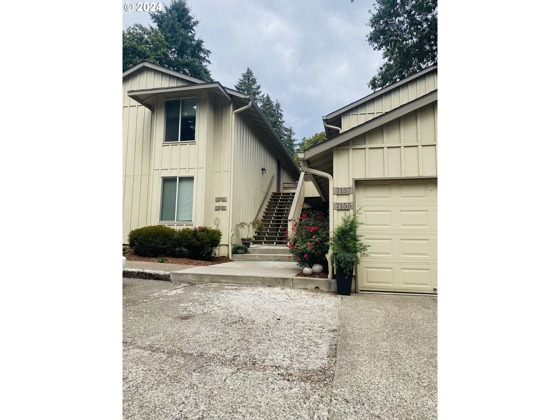 Photo of 7161 CHILDS RD Lake Oswego OR 97034