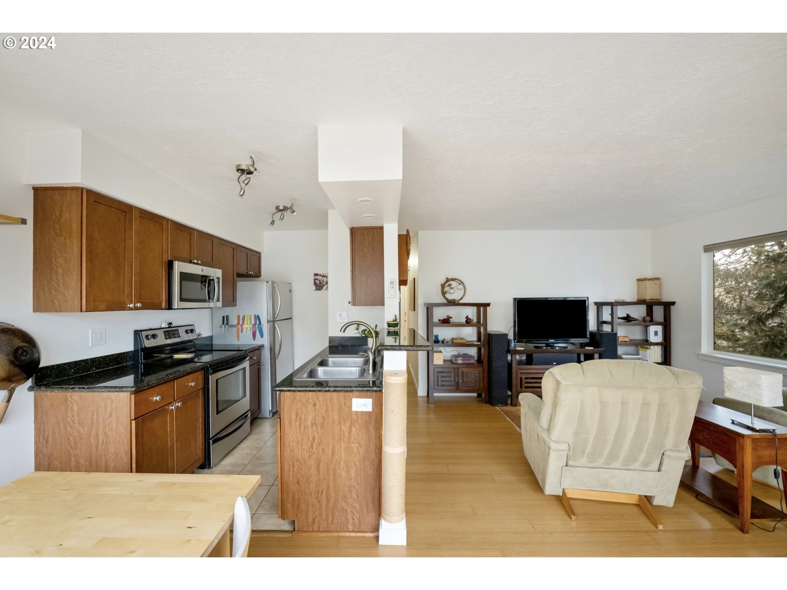 Photo #4: 24678826 Listing 